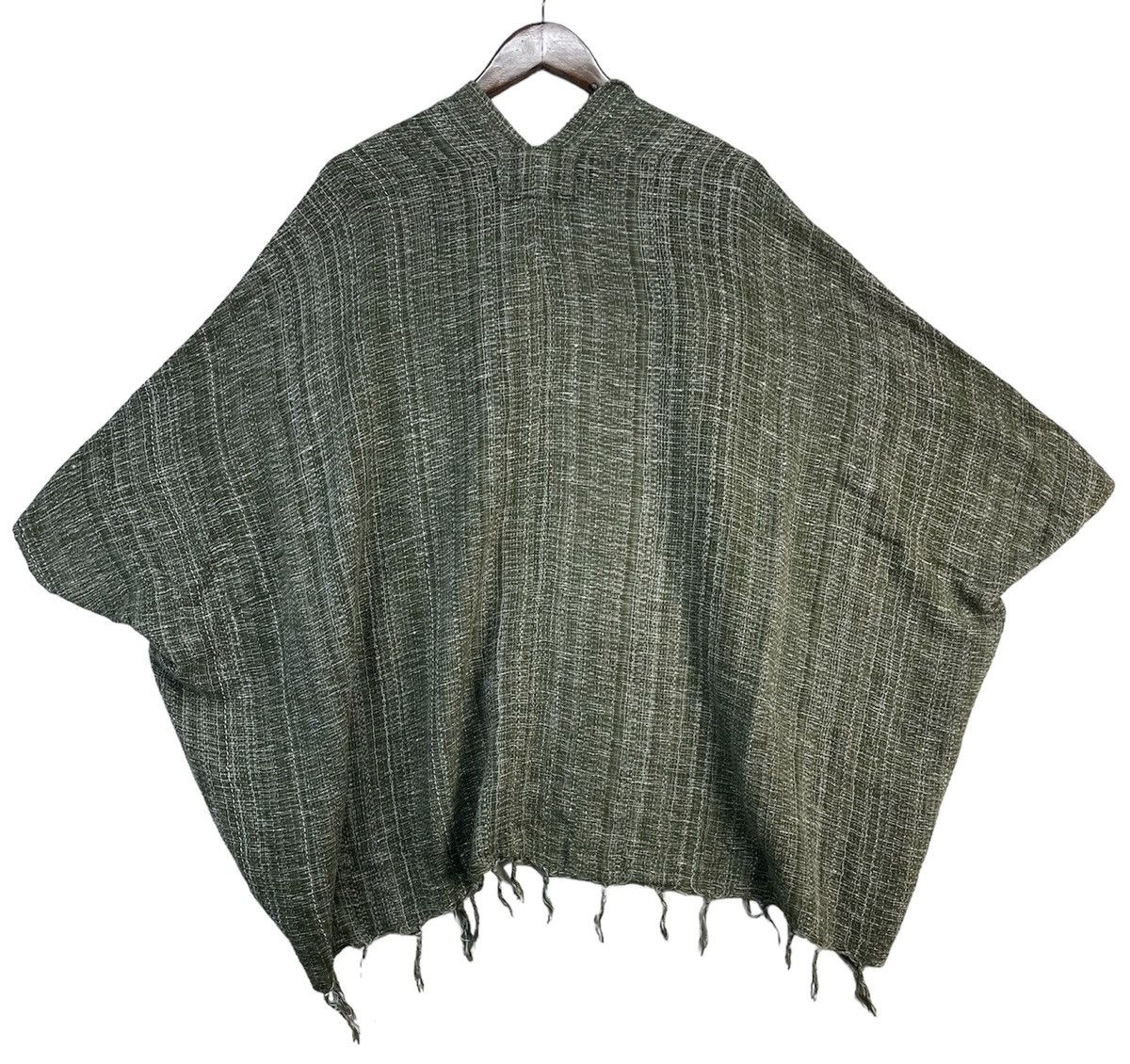 Japanese Brand Vintage Poncho Amina Brand Size US L / EU 52-54 / 3 - 1 Thumbnail