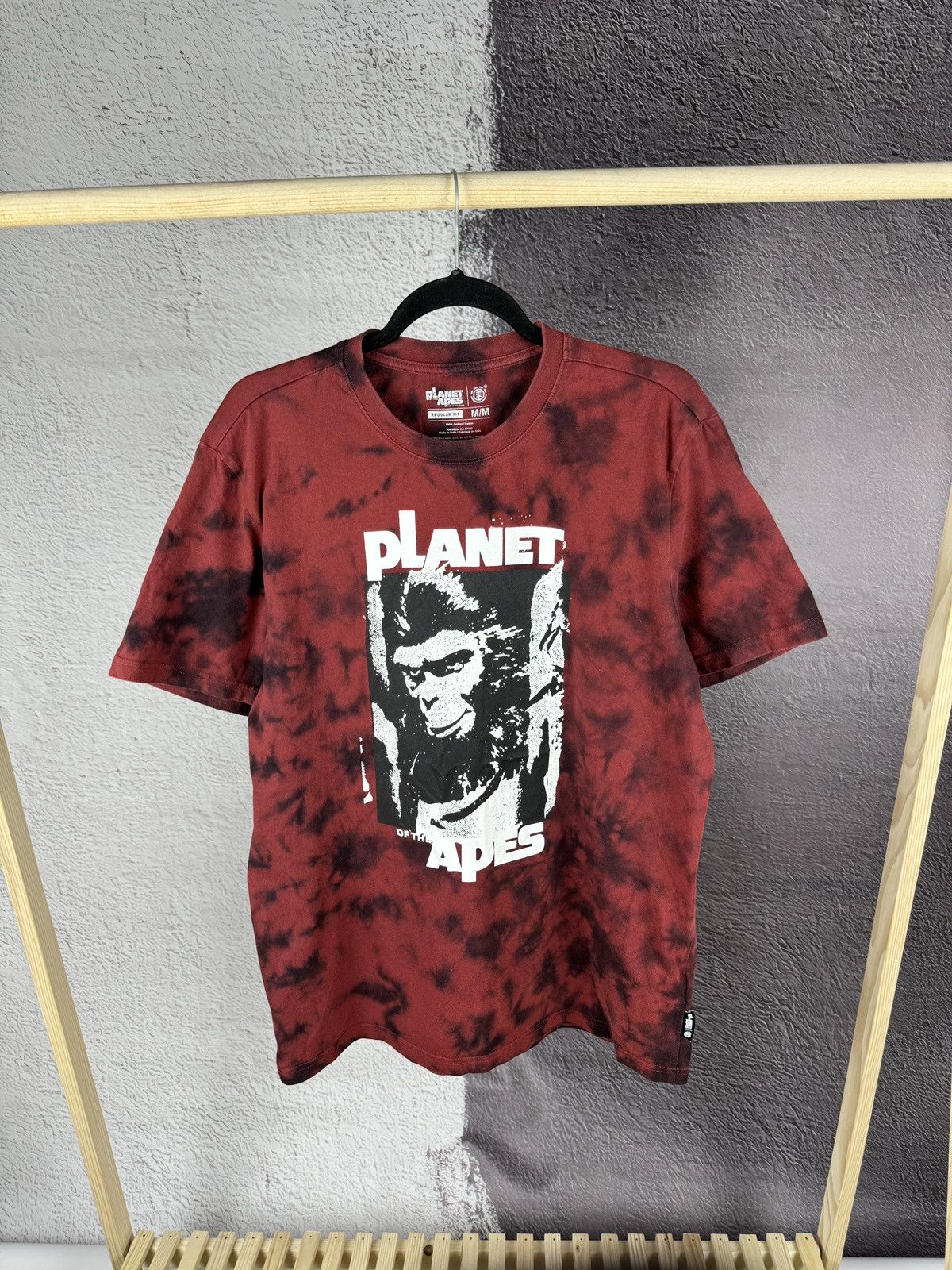 Element Planet of the Apes x Element red big logo skateboarding tee Size US M / EU 48-50 / 2 - 1 Thumbnail