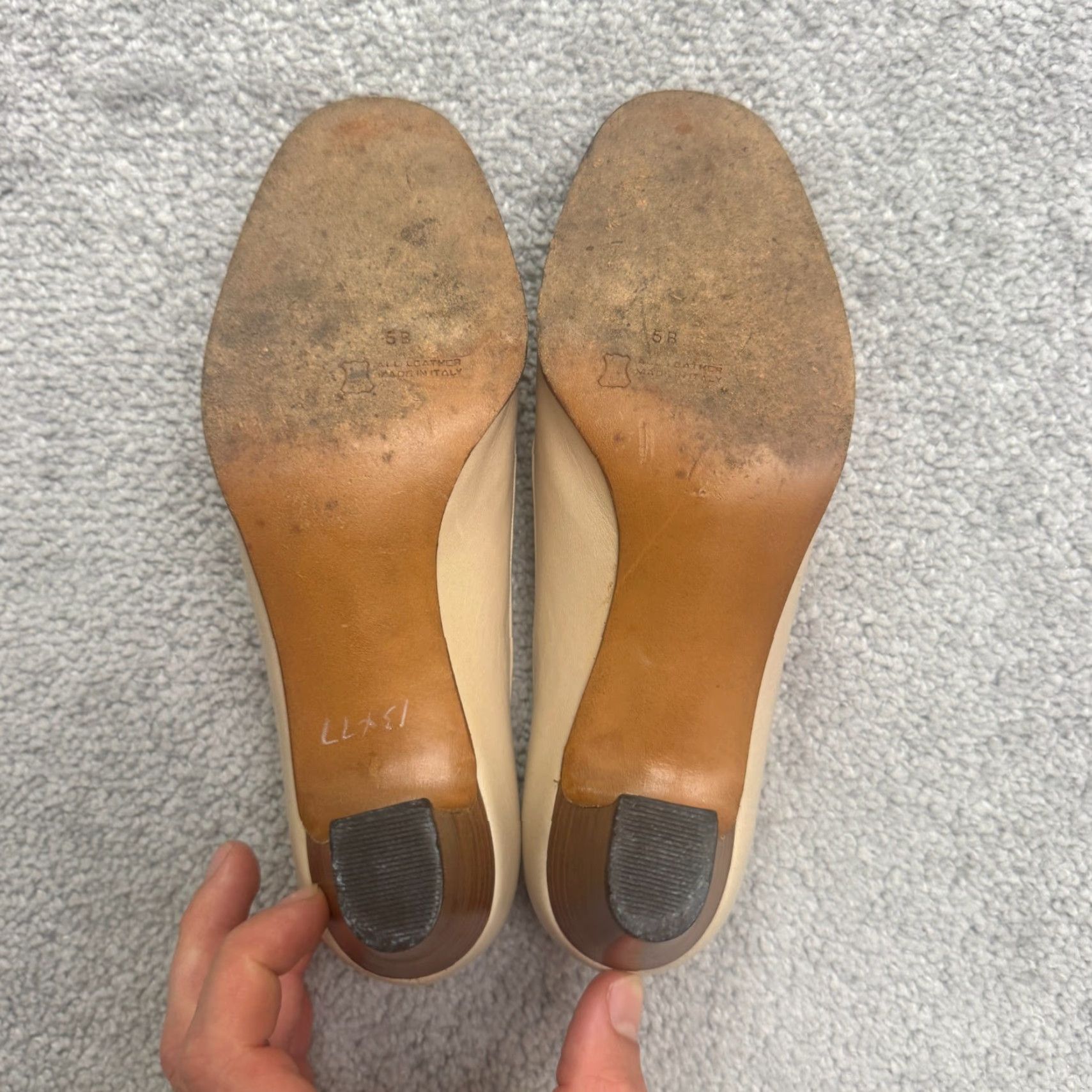 Vintage VINTAGE Ervins Zuane Women's Leather Block Heel Pumps 5B Beige 70s Retro Classic Designer Dress Shoe Size US 5 / IT 35 - 6 Thumbnail
