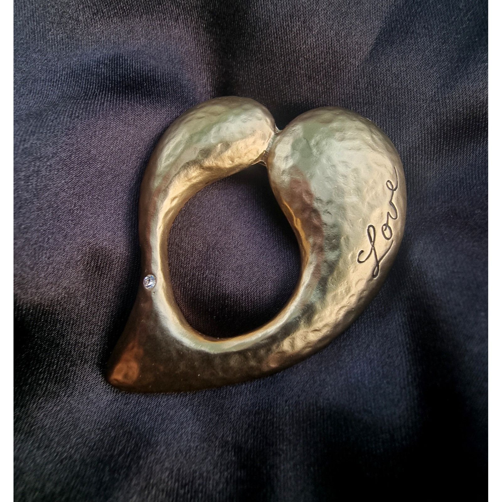 Vintage Heart Love Brooch Pin Gold Toned Puff Style Size ONE SIZE - 1 Thumbnail