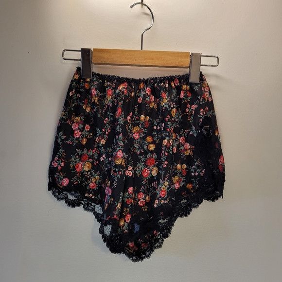Vintage Eve Stillman Vintage Lace Floral Roses Side Slits Shorts - S Size ONE SIZE - 2 Thumbnail