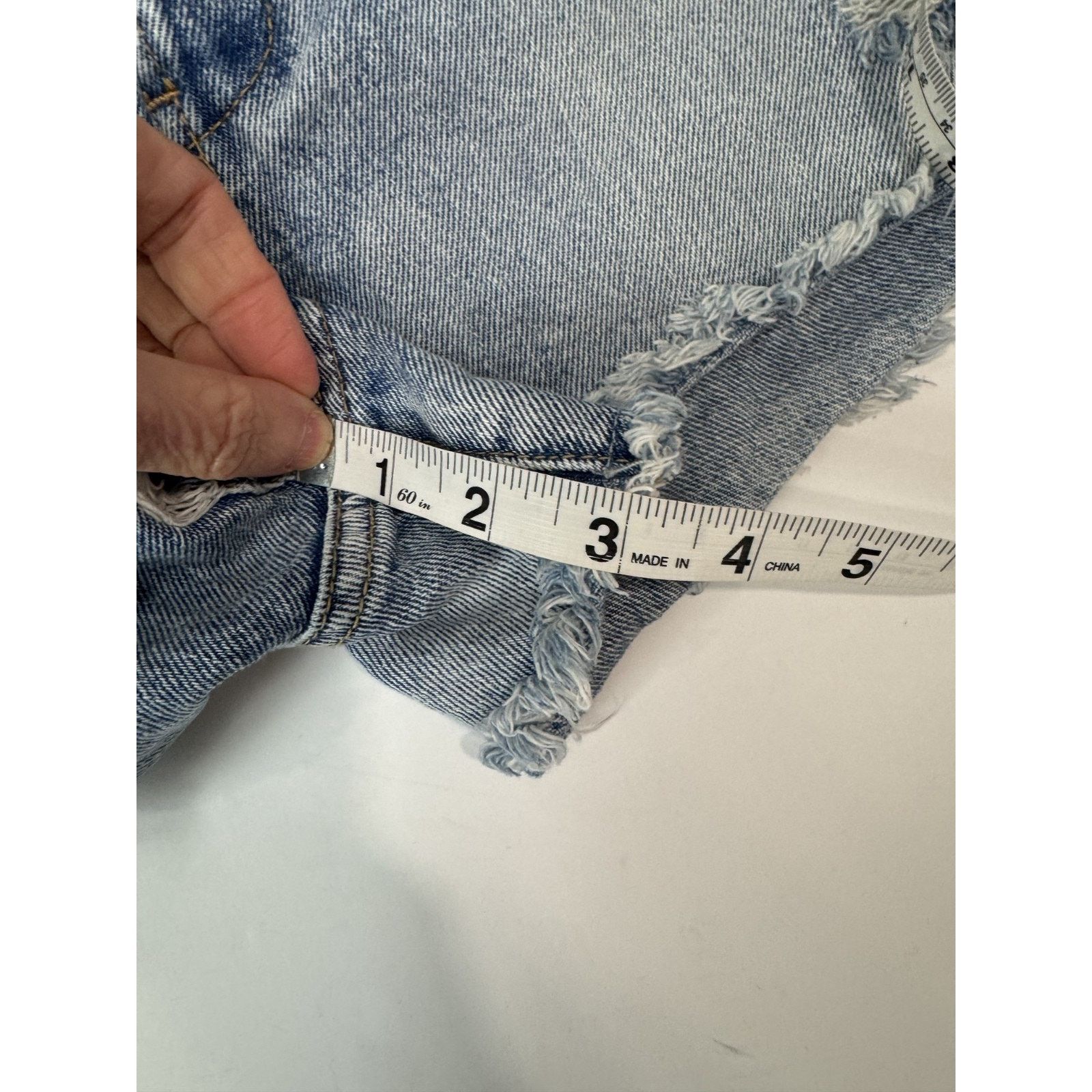 Other BlankNYC Denim Cutoff Jean Shorts 26 Raw Hem Cool Girl Size 26" / US 2 / IT 38 - 3 Thumbnail