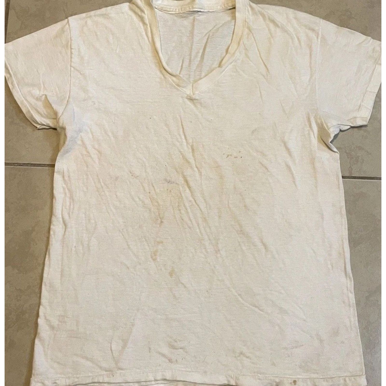 Thrasher VINTAGE Thrashed Faded V Neck Shirt M White 70s 80s Grunge Punk Skate Track & Field USA Sports USA Mens T-Shirt Size US M / EU 48-50 / 2 - 2 Thumbnail