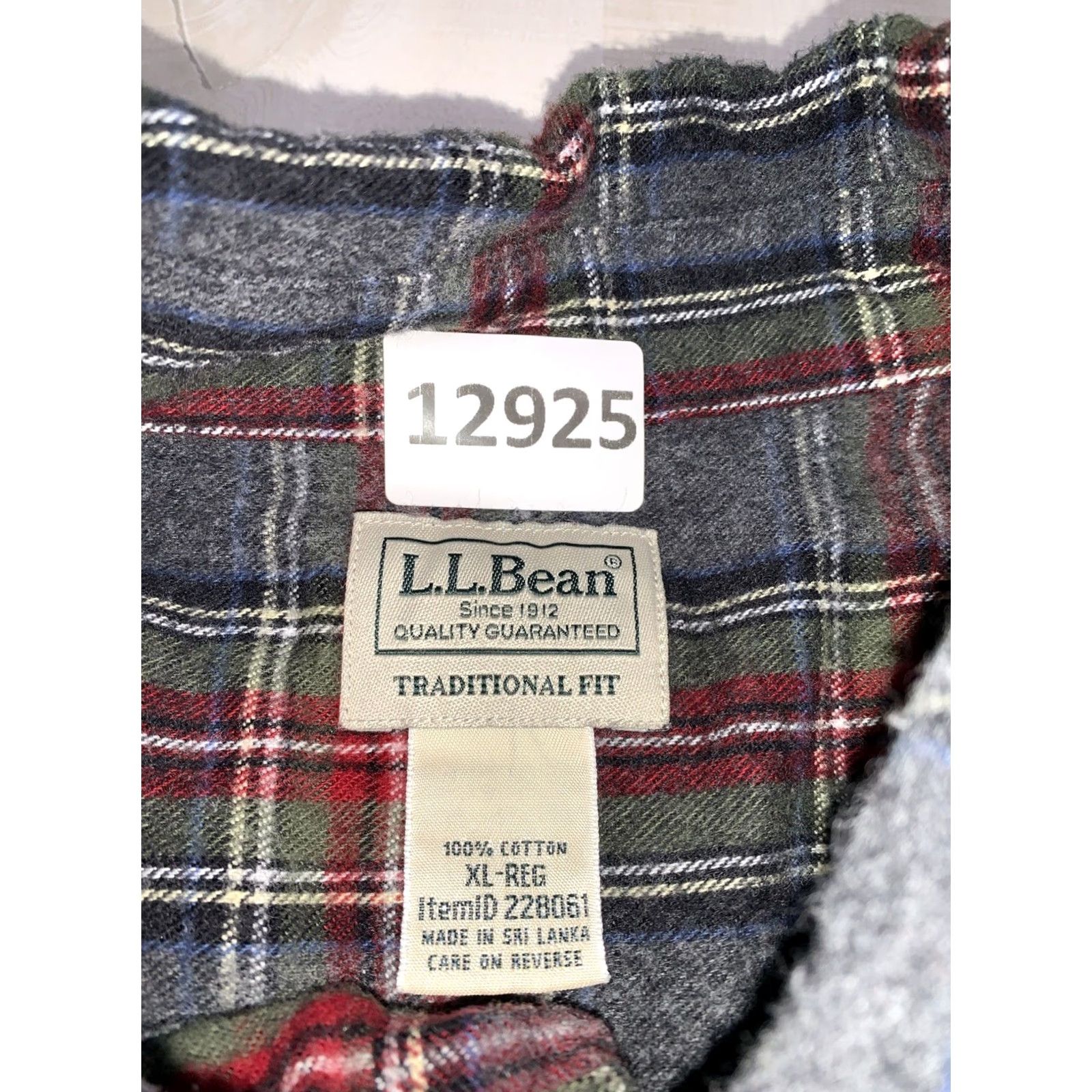 Vintage VINTAGE LL Bean Traditional Fit Thick Flannel Button-Down Shirt Mens XL-12925 Size US XL / EU 56 / 4 - 4 Thumbnail