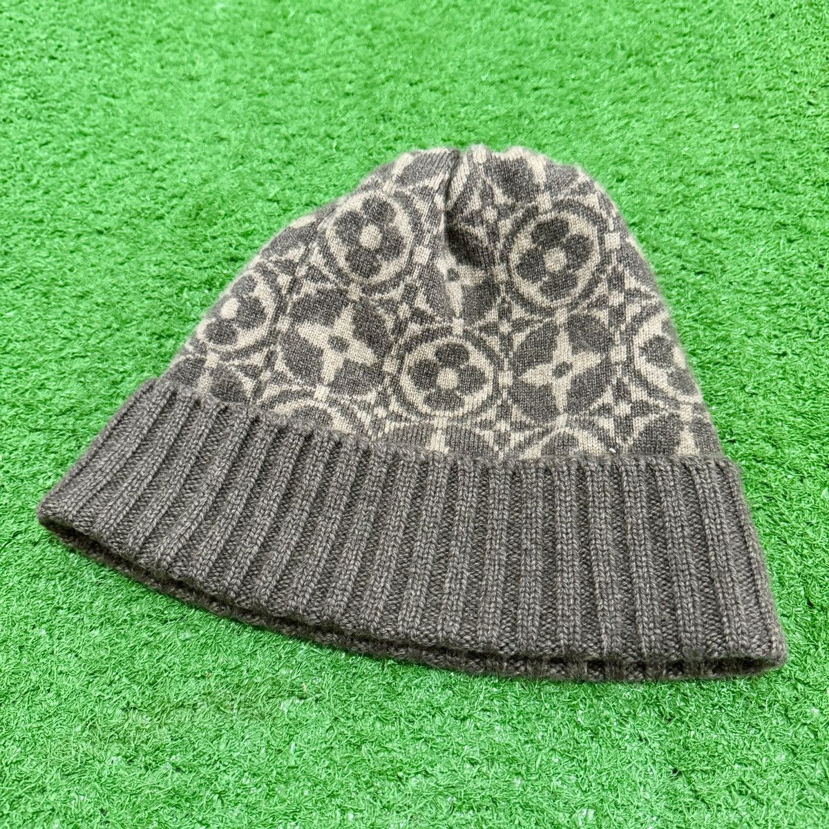 Louis Vuitton RARE LOUIS VUITTON Monogram Stocking Snowcap Beanie CASHMERE Size US M / EU 48-50 / 2 - 6 Thumbnail