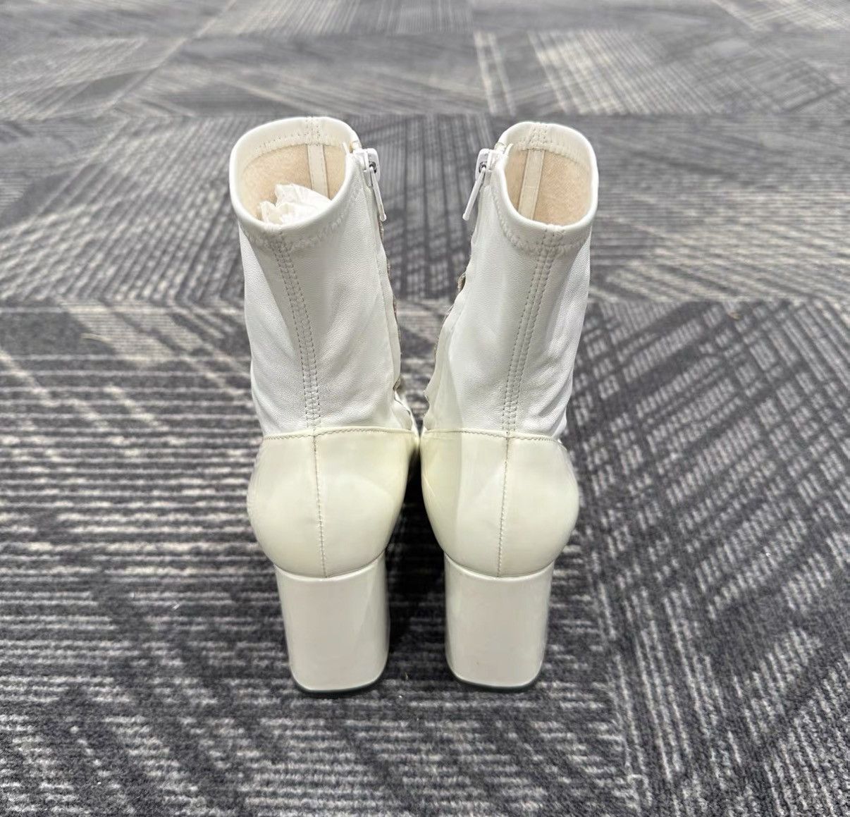 Louis Vuitton Louis Vuitton Classic Large Logo Ankle Boots J42 Size US 6 / IT 36 - 3 Thumbnail