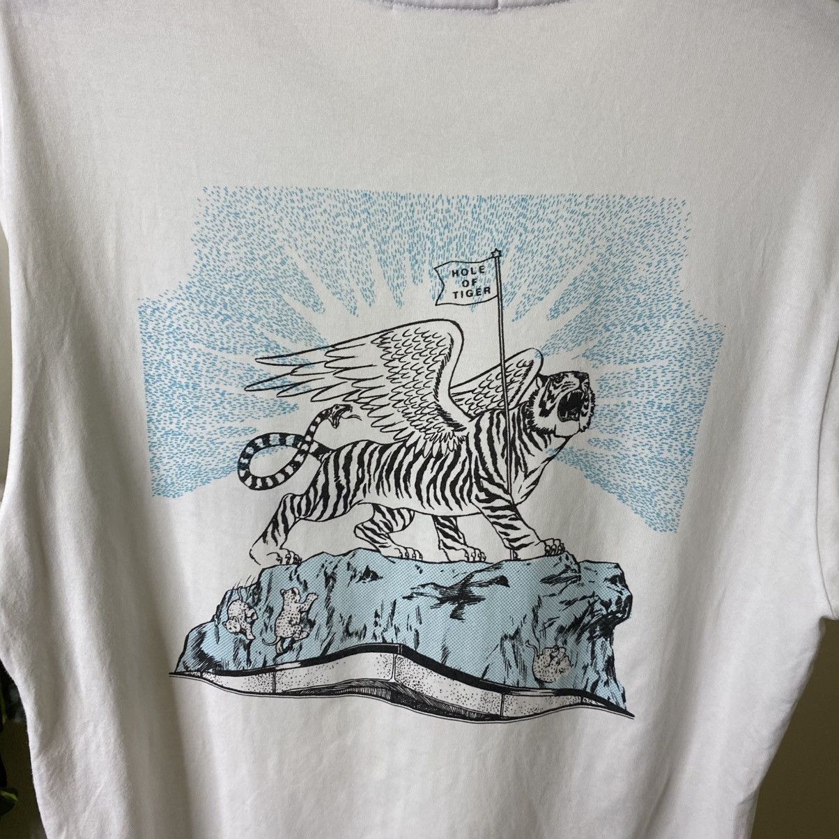 Uniqlo Tiger Mask Anime Shonen Magazine Collaboration T Shirt Size US L / EU 52-54 / 3 - 2 Thumbnail