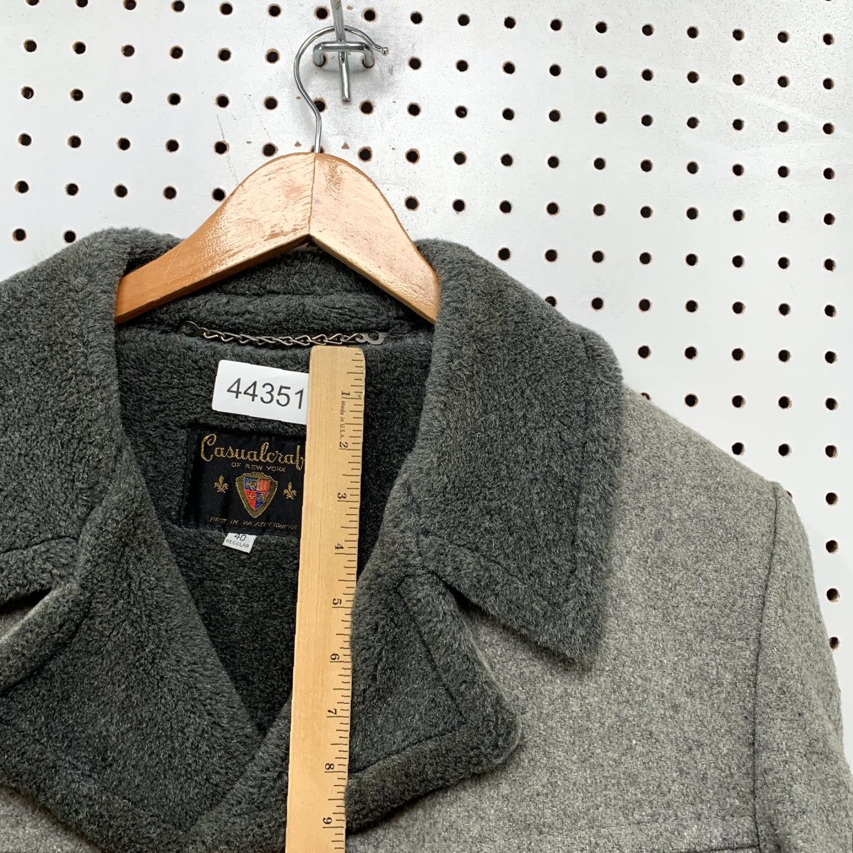 Vintage VINTAGE Casualcraft Wool Button Overcoat Mens Size 40 Gray Winter Heavyweight Coat USA Wool Tweed Long Coat Men 40 Mens Size US XXS / EU 40 - 7 Thumbnail