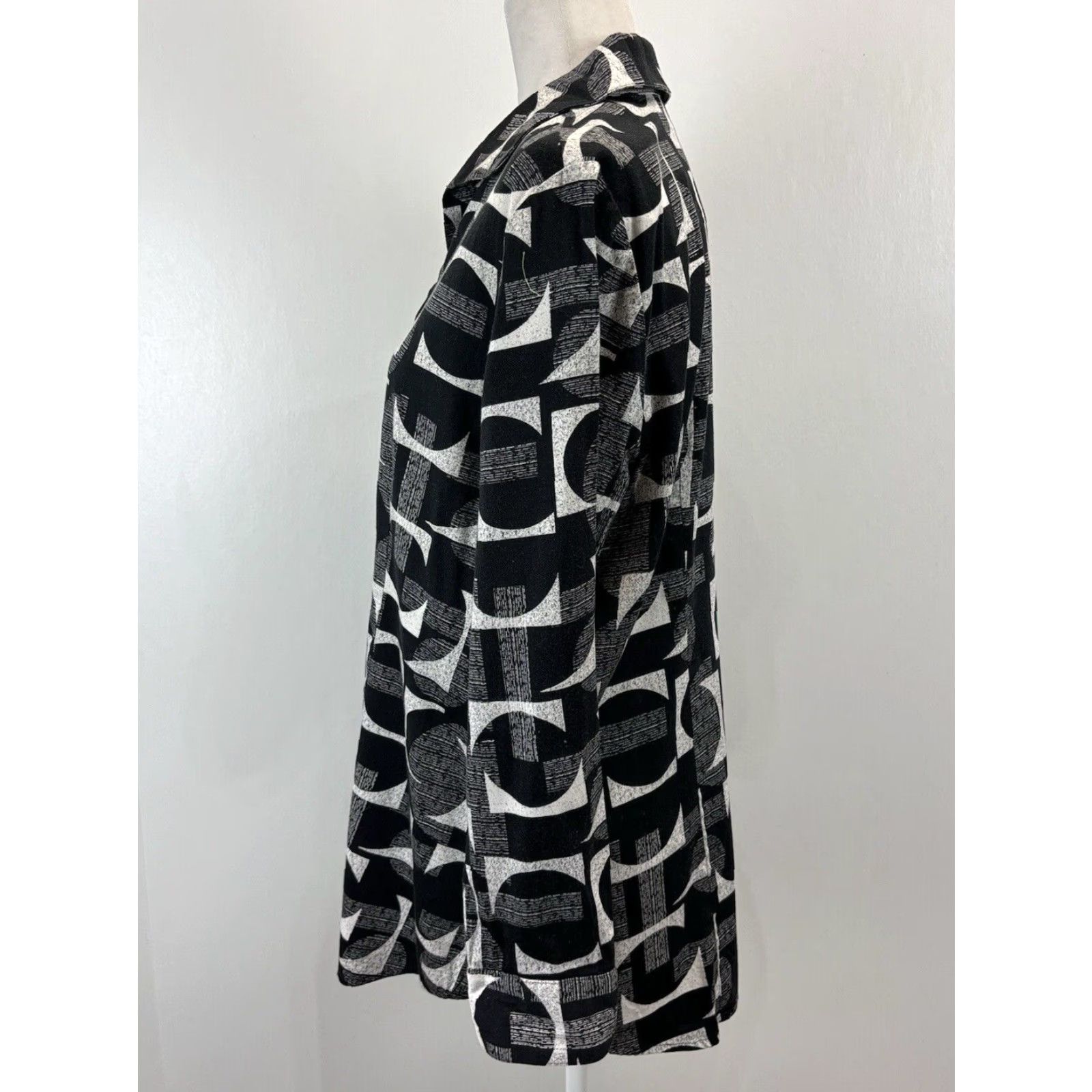 Vintage Chico's Women's Tunic Top Shirt Medium Black Gray Geometric Button Up Cotton Blend Size M / US 6-8 / IT 42-44 - 2 Thumbnail