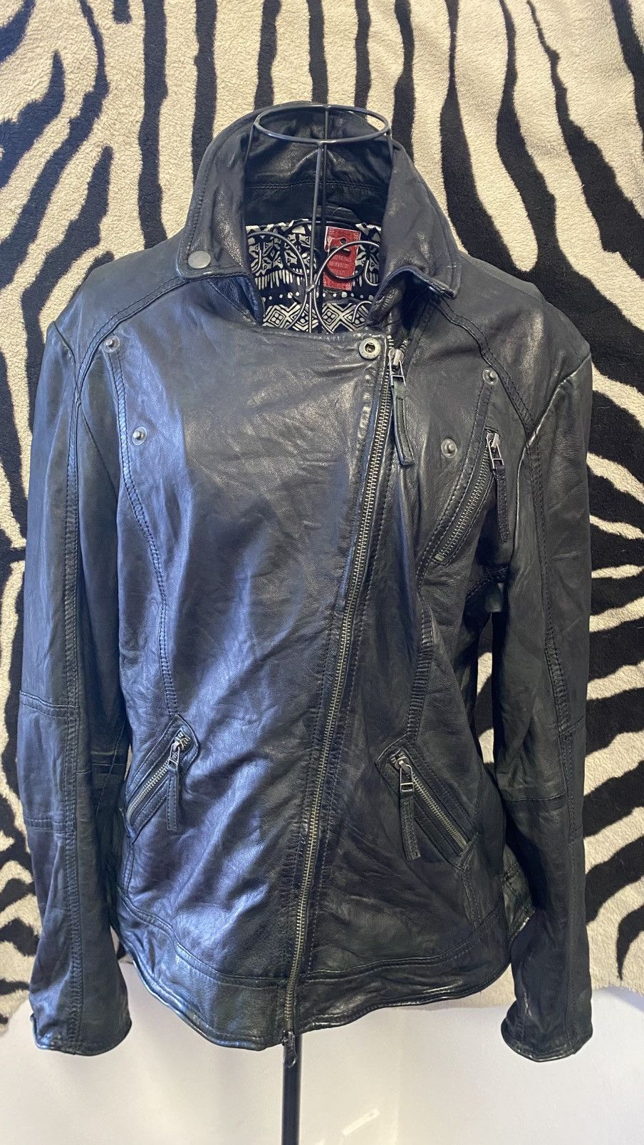 Vintage A real leather black jacket Size M / US 6-8 / IT 42-44 - 5 Thumbnail
