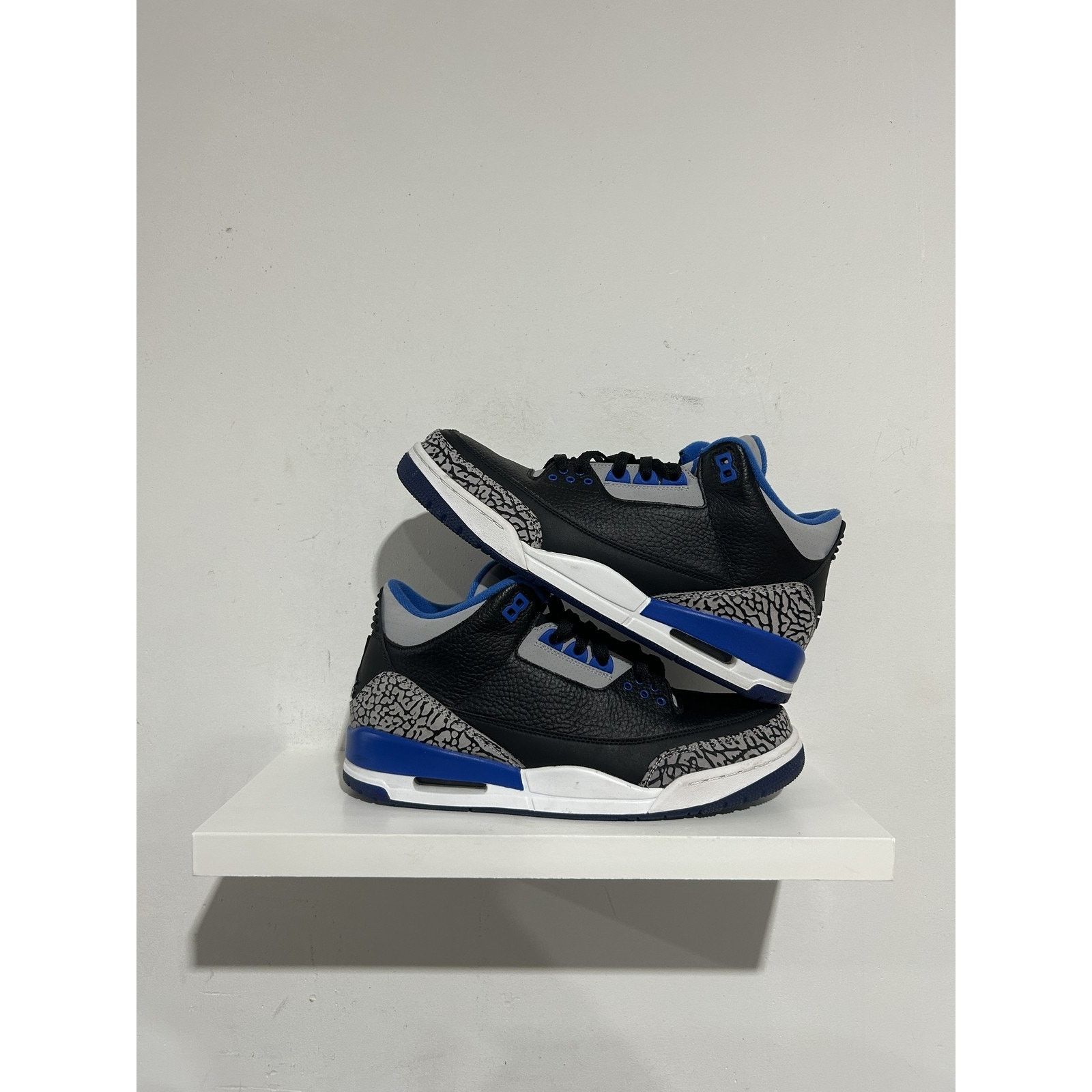 JORDAN 3 SPORT BLUE SIZE 10.5 PREOWNED