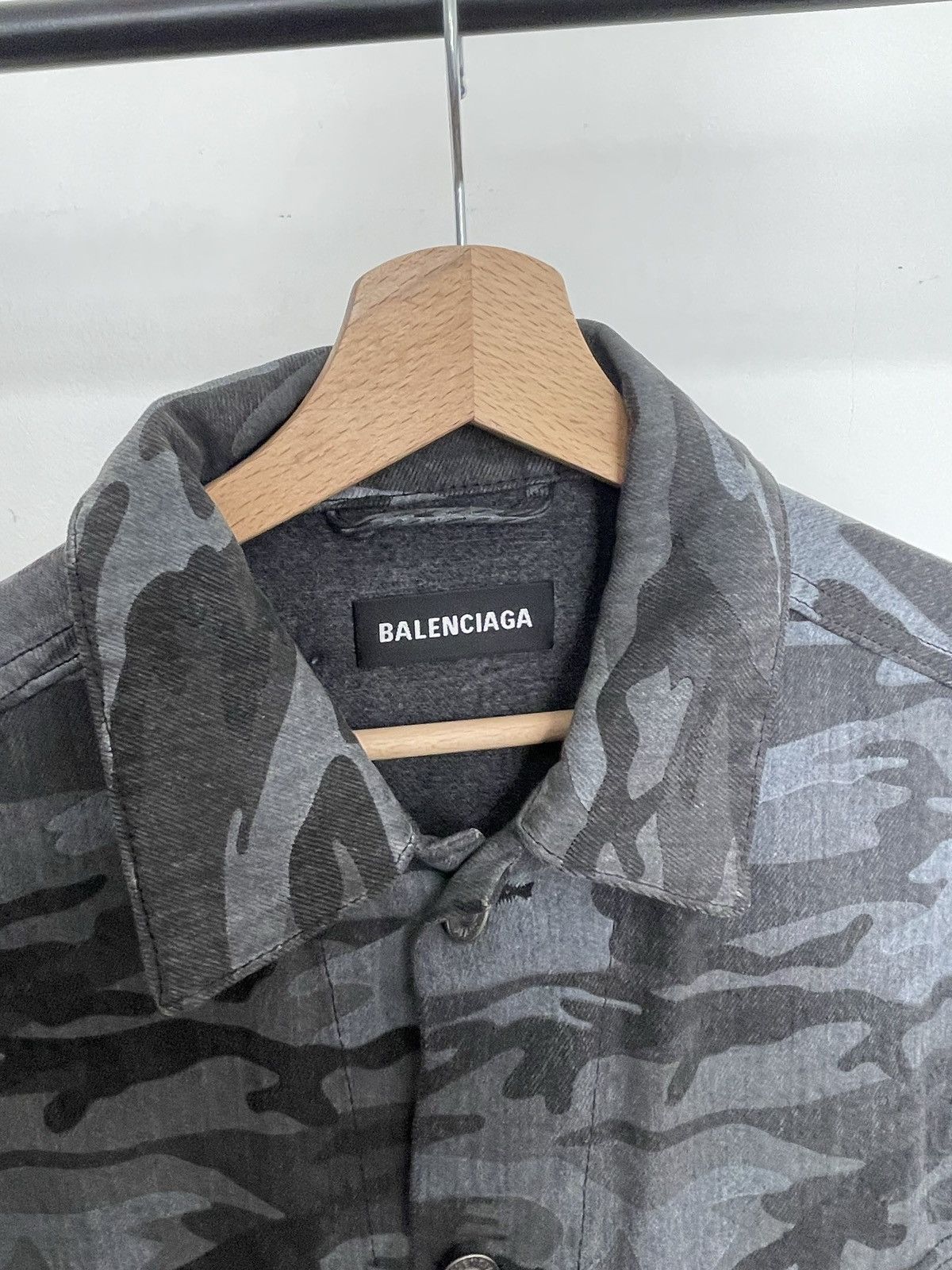 Balenciaga Balenciaga Greg camo trucker denim jacket Size US M / EU 48-50 / 2 - 5 Thumbnail