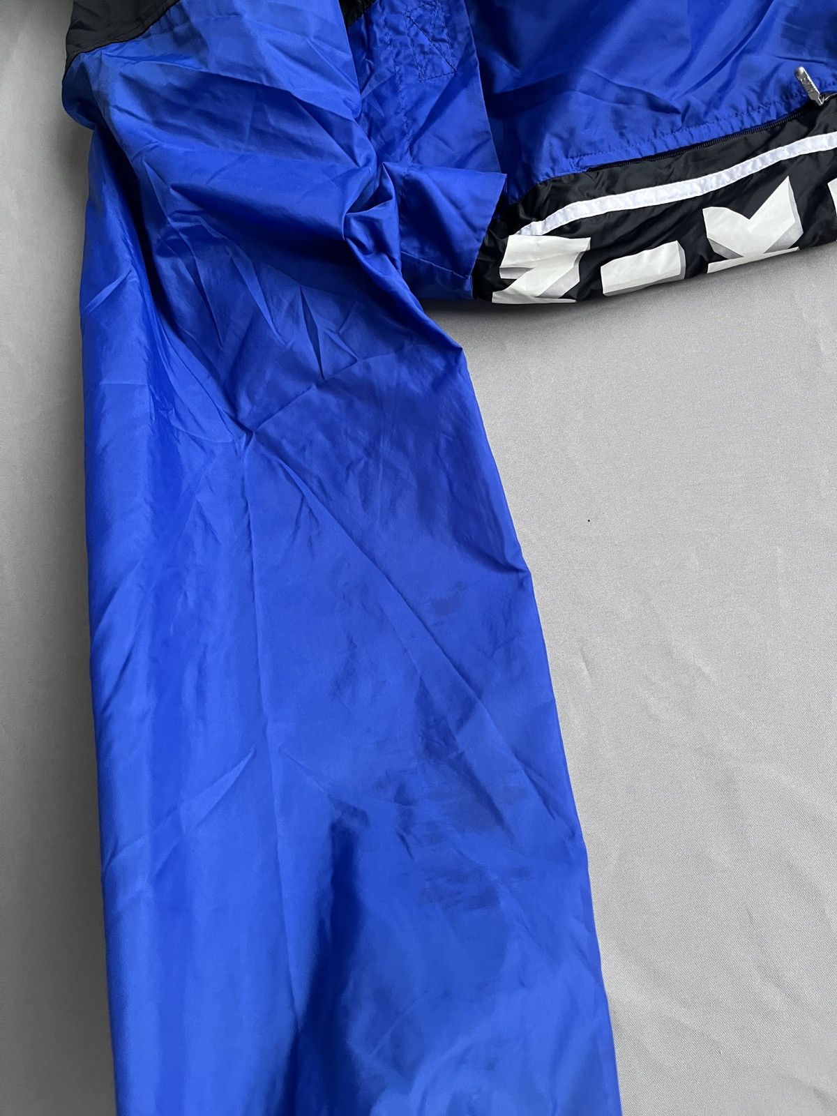 Nike Nike 90's Vintage Blue Light Windbreaker Big Logo Jacket Size US XL / EU 56 / 4 - 18 Thumbnail
