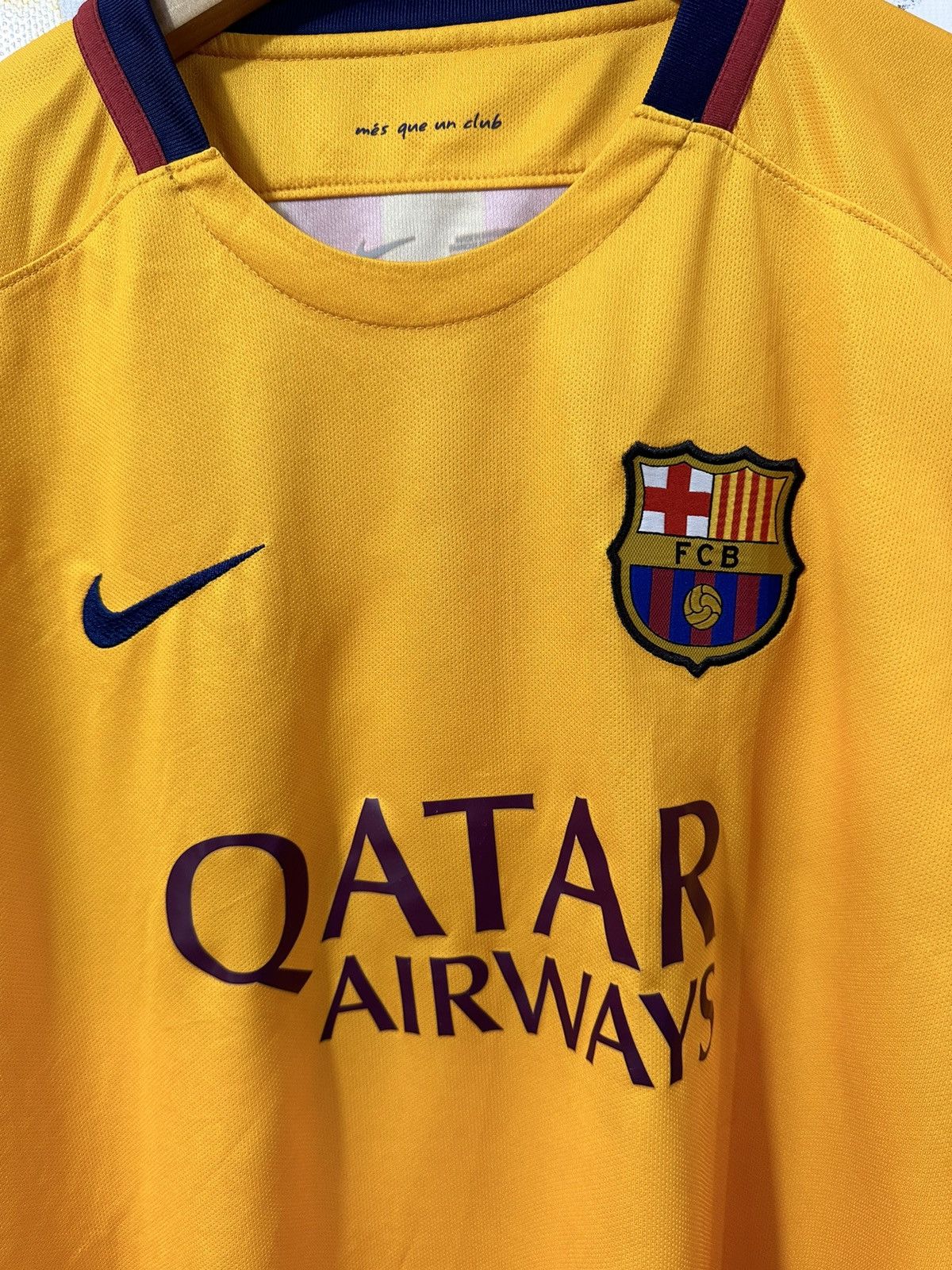 Other FC Barcelona Jersey 2019/2020 Nike Size US L / EU 52-54 / 3 - 7 Thumbnail