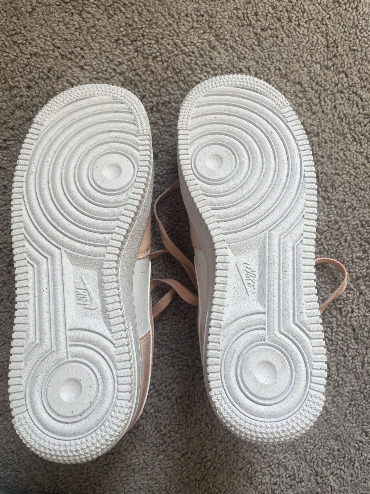 Nike AIR JORDAN 1 LOW SE | WHITE AND PEACH | SIZE 6.5 WMNS | NEW Size US 7 / IT 37 - 8 Thumbnail