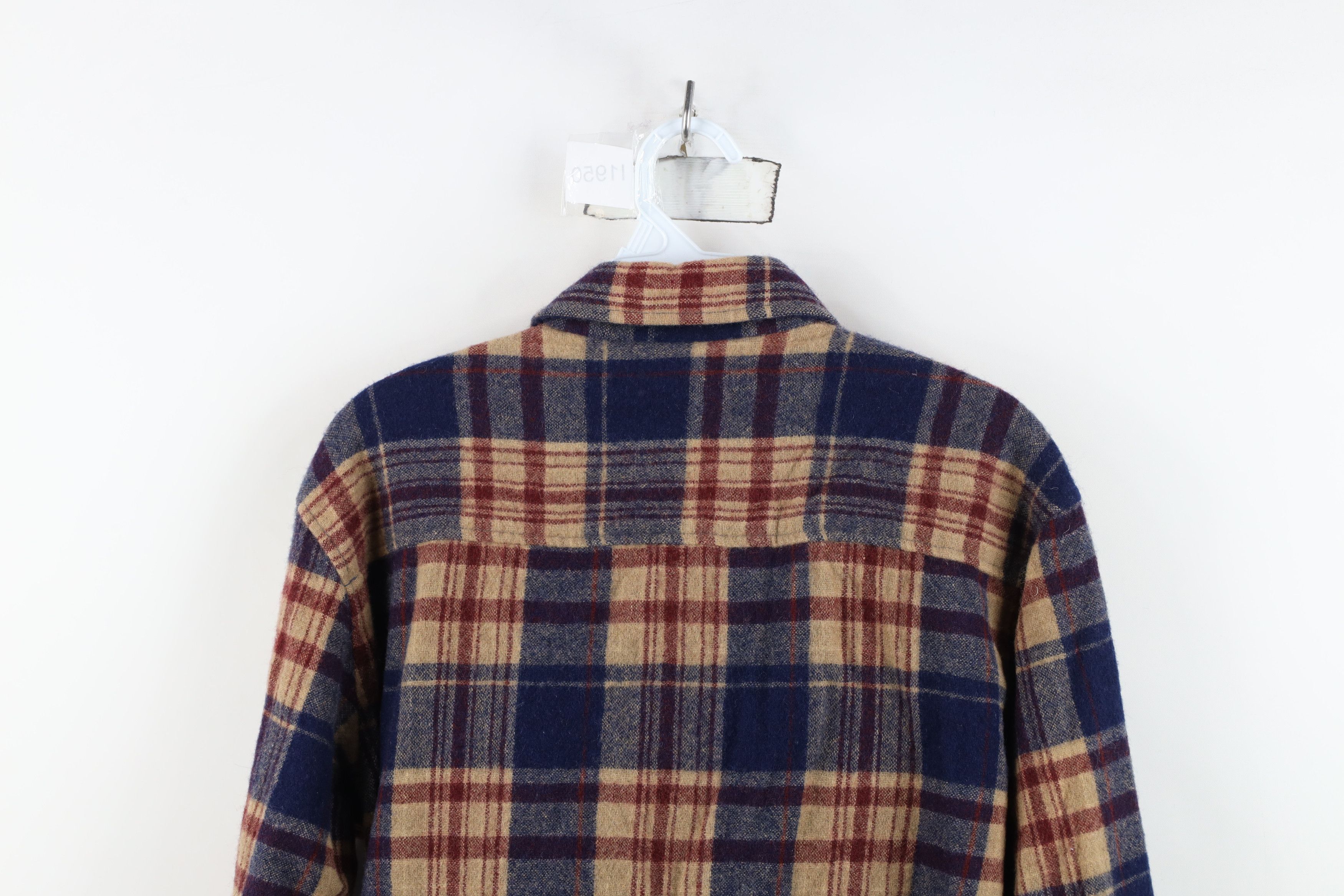 Vintage Vintage 70s 80s Streetwear Knit Collared Button Shirt Plaid Size US M / EU 48-50 / 2 - 10 Thumbnail
