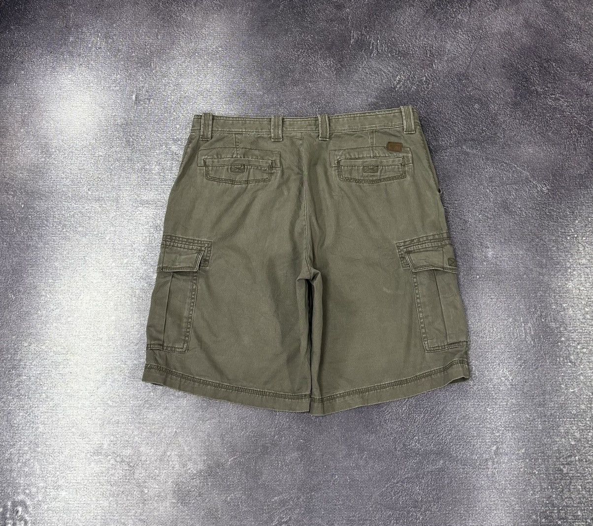 Izod Vintage IZOD 2000s Military Green Hype Baggy Cargo Shorts Size US 36 / EU 52 - 2 Thumbnail