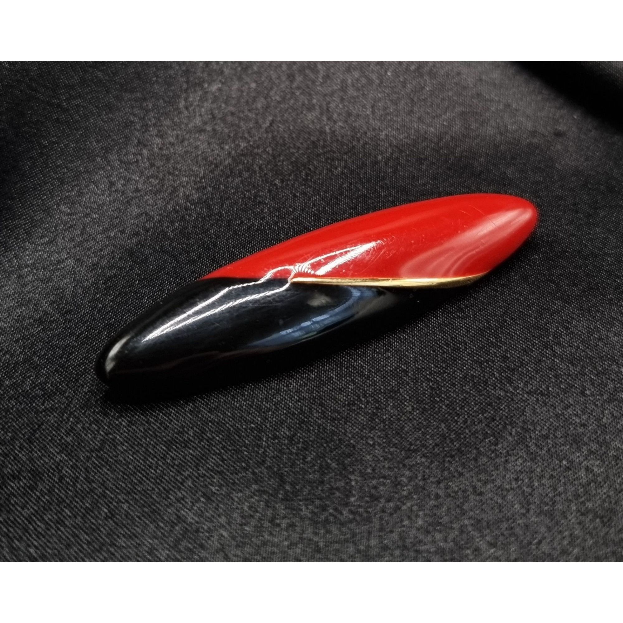 Vintage Vintage 1980's TRIFARI Signed Red & Black Enamel Oval Pin Br Size ONE SIZE - 1 Thumbnail