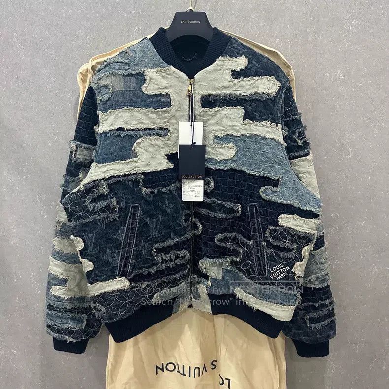 Louis Vuitton Louis Vuitton Nigo full-print patchwork denim jacket Size US L / EU 52-54 / 3 - 2 Thumbnail