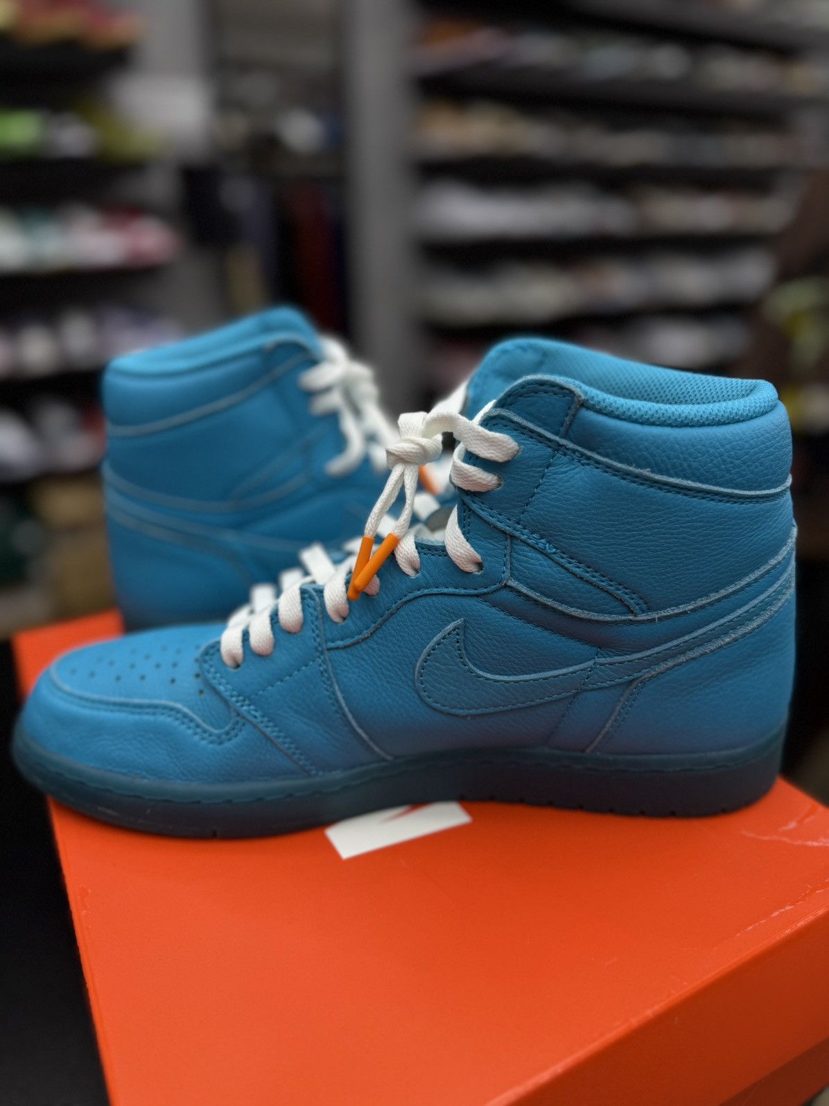Jordan Brand Jordan 1 Gatorade Blue Lagoon Size 10.5 Pre Owned 🧼 Size US 10.5 / EU 43-44 - 6 Thumbnail