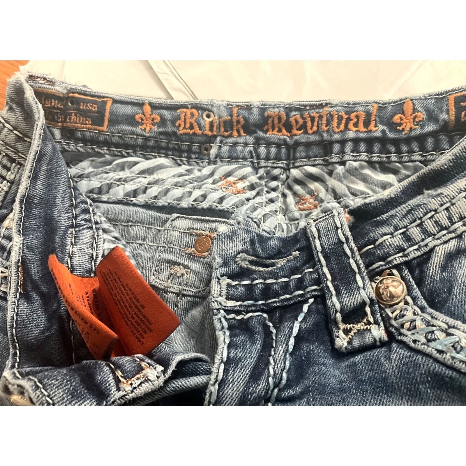 Vintage Rock Revival Women's 25 Essie Skinny Jeans Distressed Blue Denim Low Rise 5-Pocket Cotton Elastin Zip Inseam 29"} Size 42" / US 20 - 5 Thumbnail