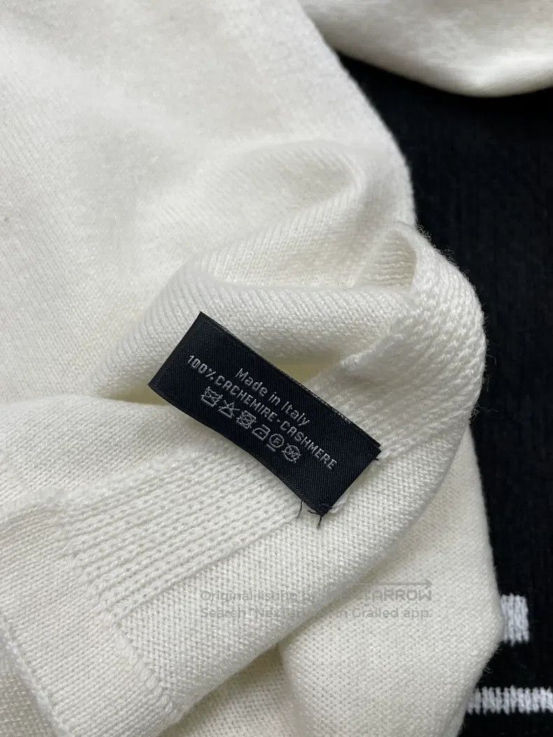 Chanel Chanel White rhinestone love logo cashmere scarf Size ONE SIZE - 5 Thumbnail