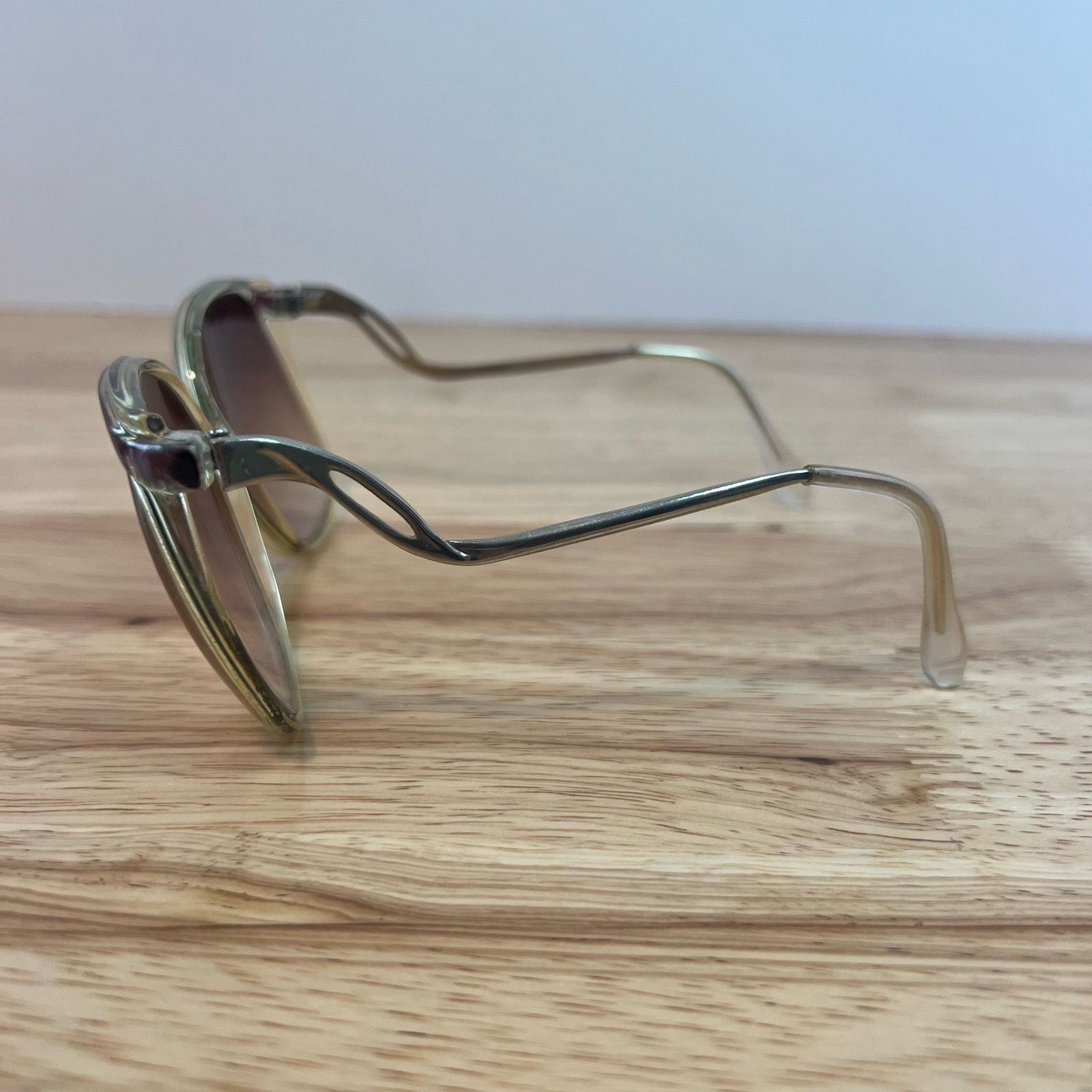 Other Vintage ROC Taiwan Clear Brown Metal Circle Retro Sunglasses Size ONE SIZE - 4 Thumbnail