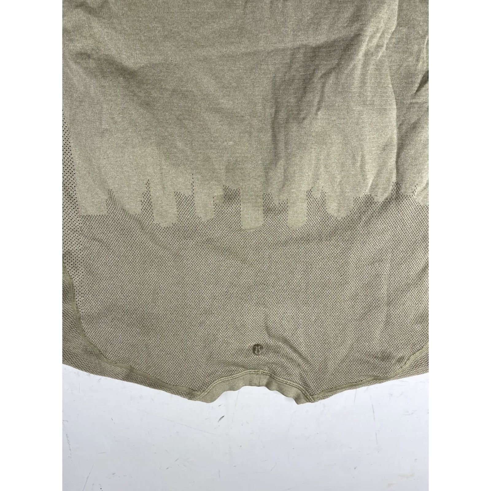 Lululemon Lululemon Metal Vent Tech Shirt City Beige L Size US L / EU 52-54 / 3 - 6 Thumbnail