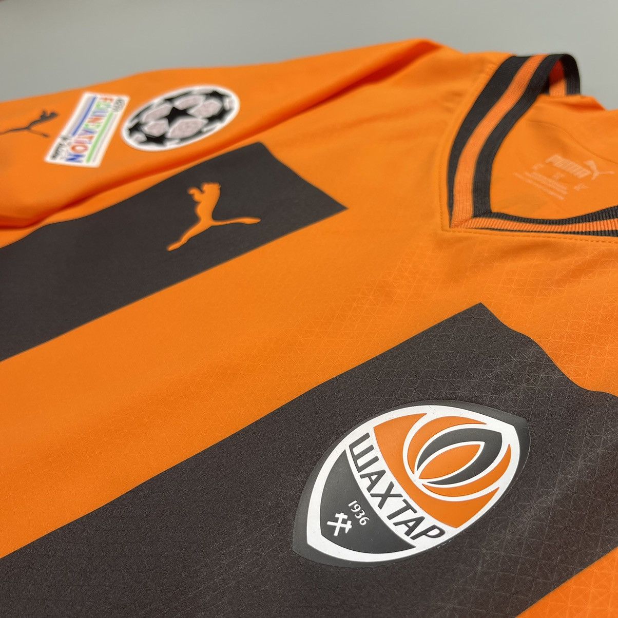 Puma × Vintage NWT SHAKHTAR PUMA 2022/2024 FOOTBALL HOME JERSEY #8 SUDAKOV Size US XL / EU 56 / 4 - 5 Thumbnail