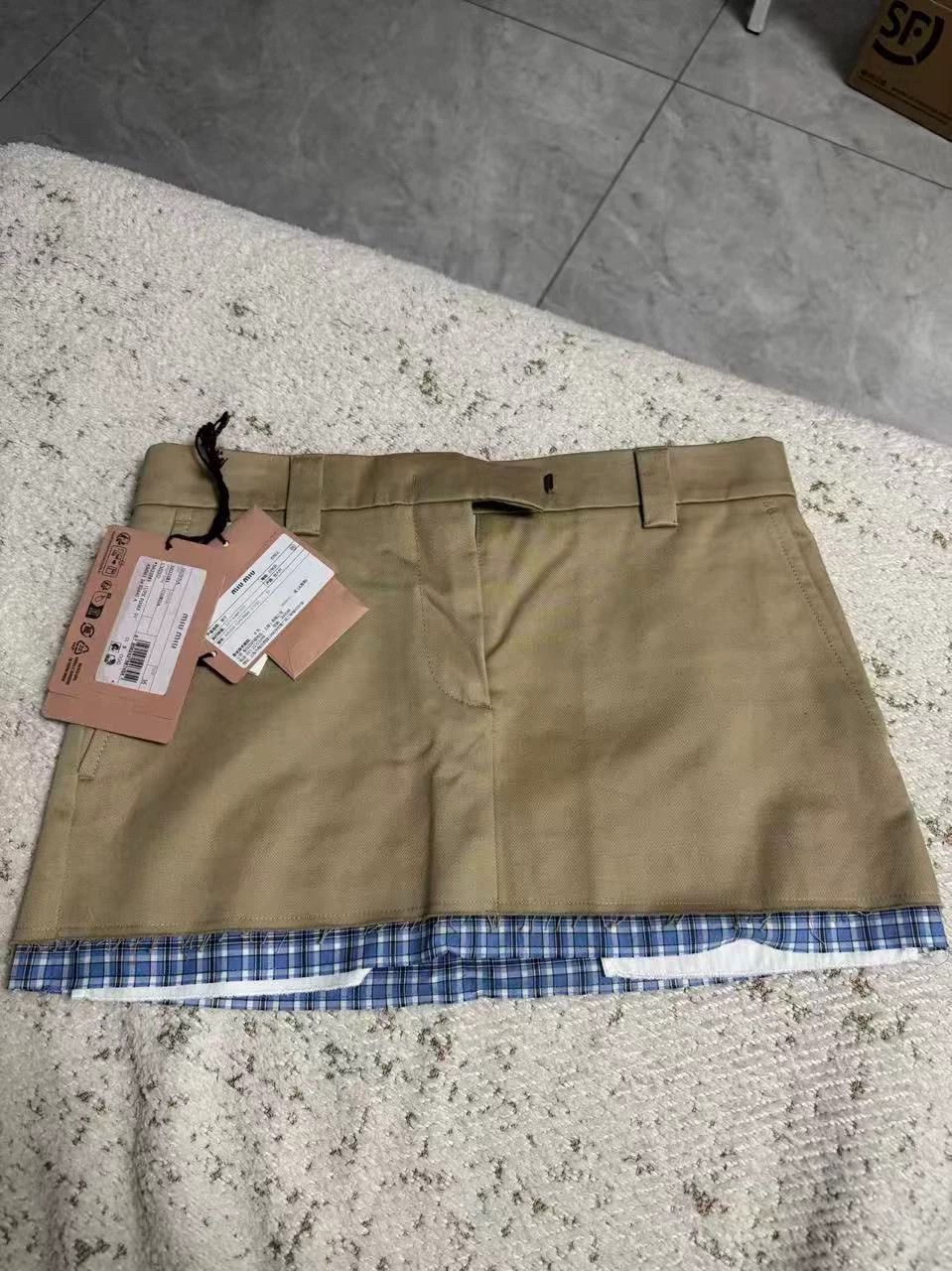 Miu Miu MIU MIU 25 Khaki Color - Blocked Mini Skirt 36 NWOT Size 25" / US 0 / IT 36 - 2 Thumbnail