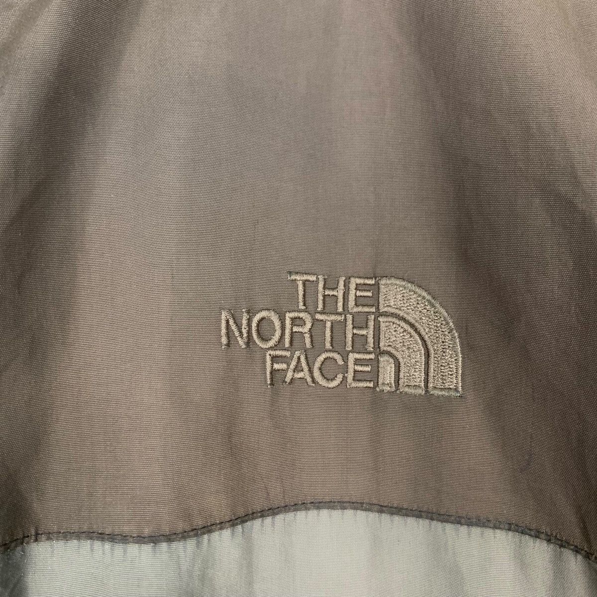The North Face THE NORTH FACE Colorblock Hoodie Jacket #0400-C18 Size US L / EU 52-54 / 3 - 15 Thumbnail