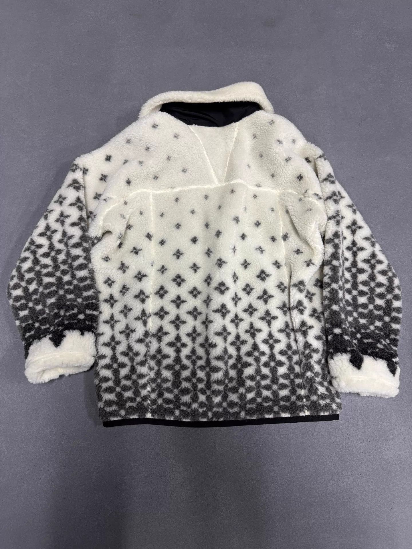 Louis Vuitton LV 25 Teddy Jacket Black/White Panda Ombre Print Size 36 Size XS / US 0-2 / IT 36-38 - 2 Thumbnail