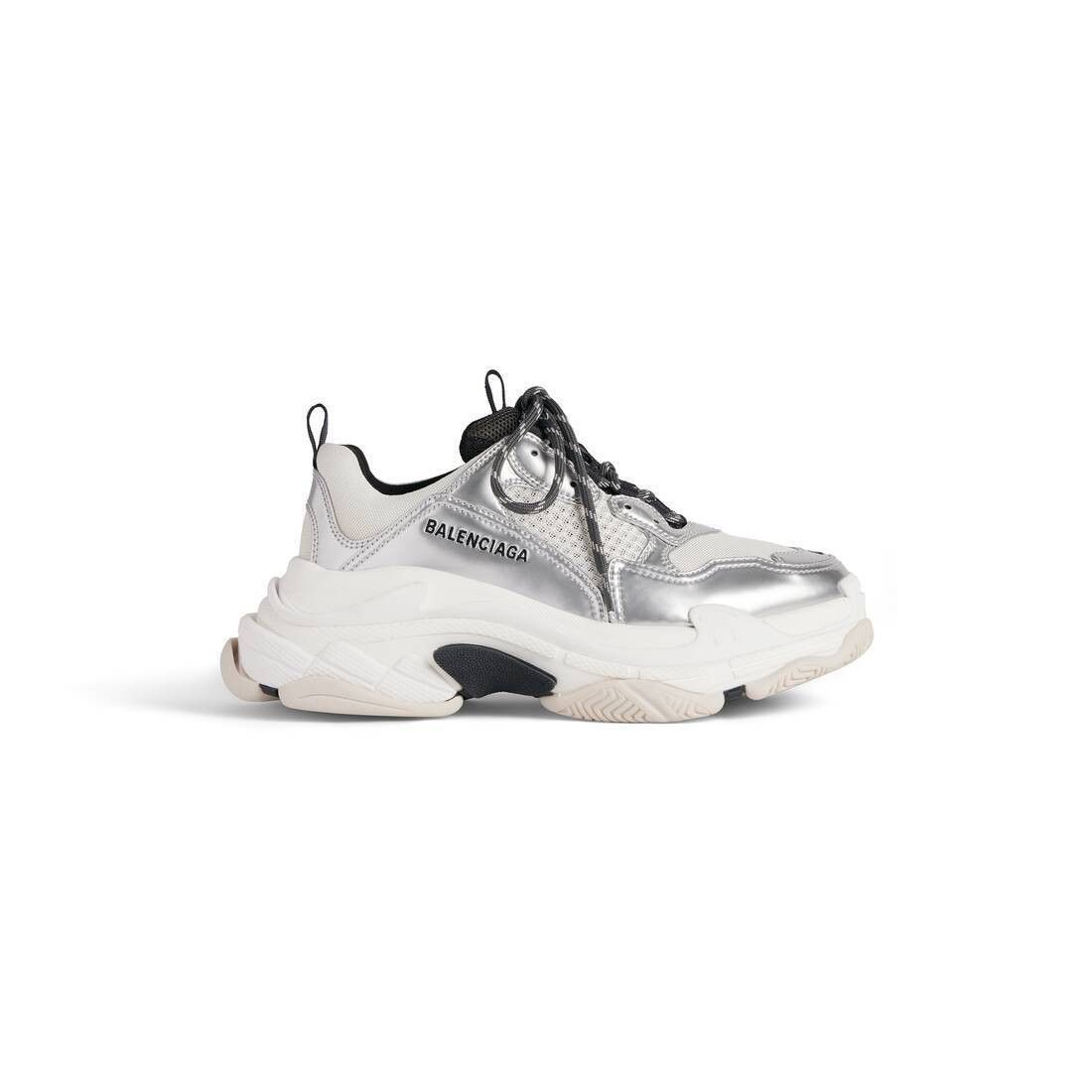 o1s1wg110724 Triple S Sneakers in Multicolor