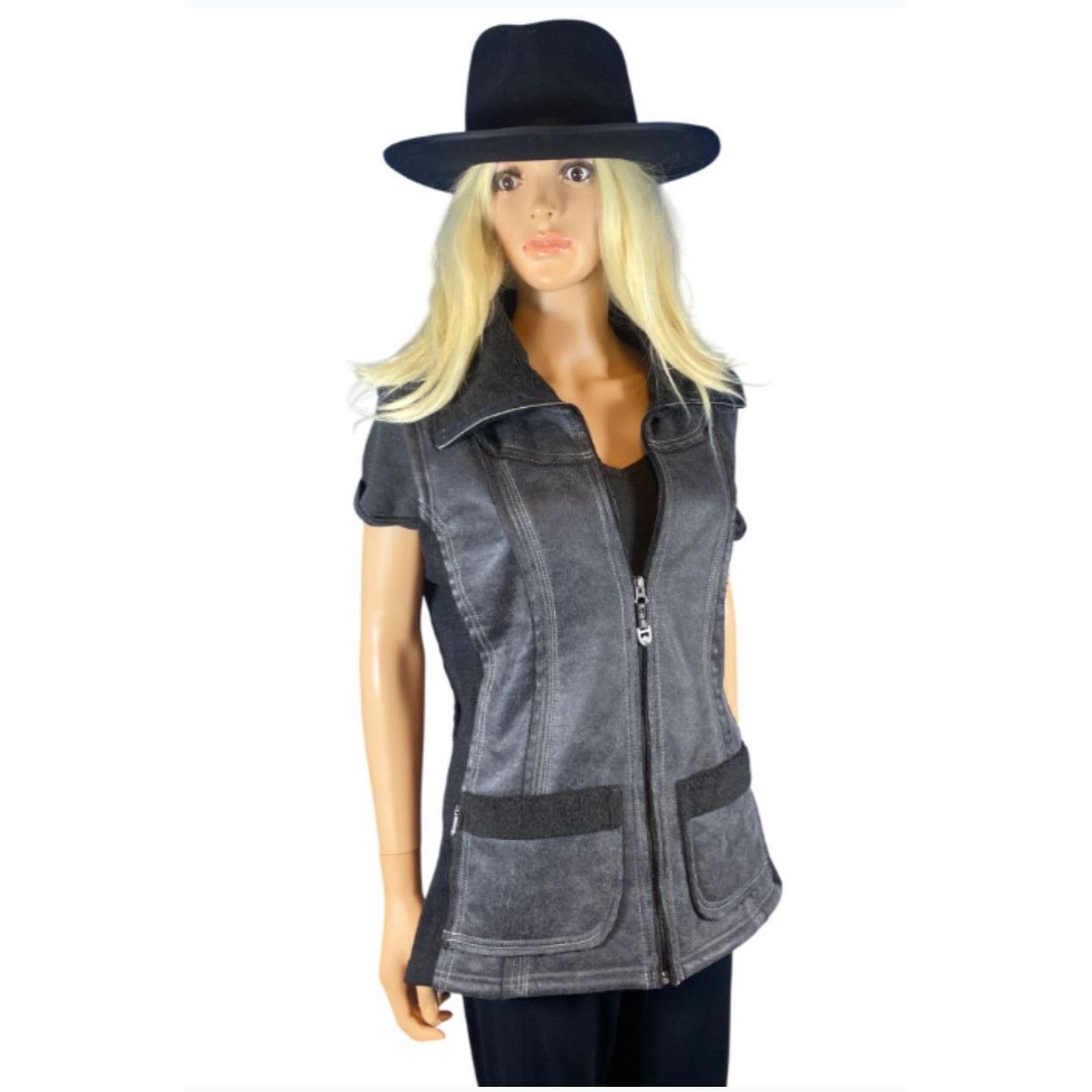 Kuhl NWT KUHL Women's S Raven Gray Black Dani Sherpa Vest Italian Size S / US 4 / IT 40 - 1 Thumbnail