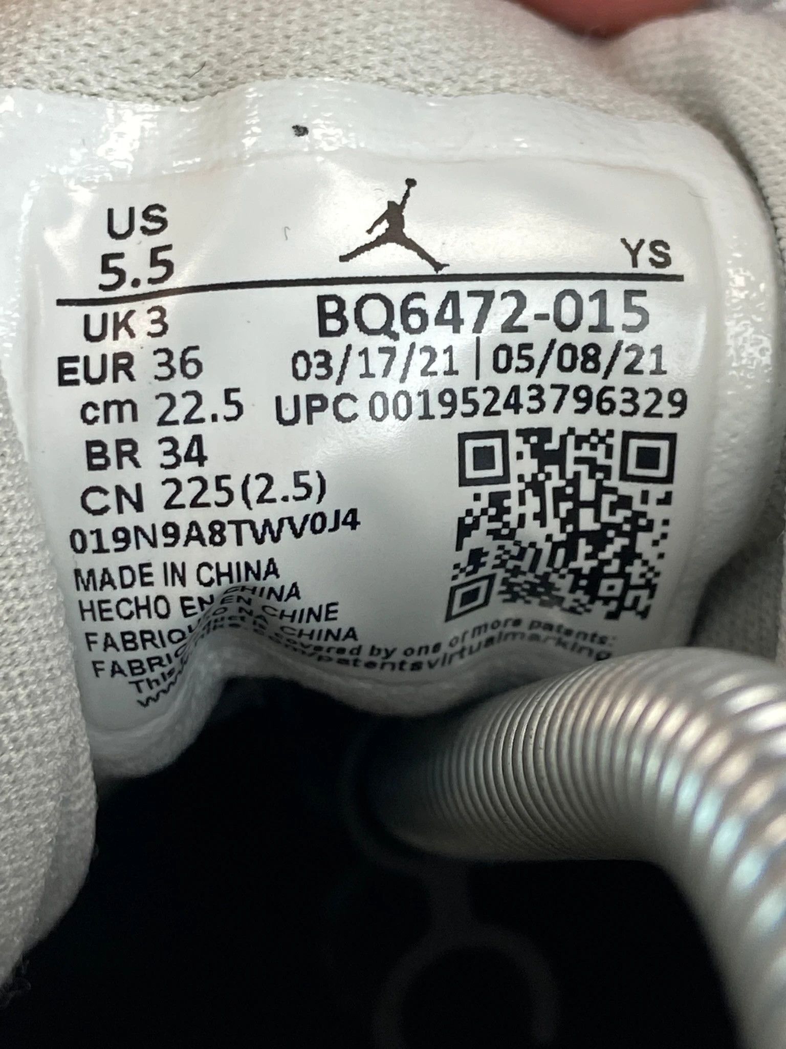 Nike Air Jordan 1 Mid Grey White Sneakers Size 36 Size US 5 / EU 37 - 7 Thumbnail