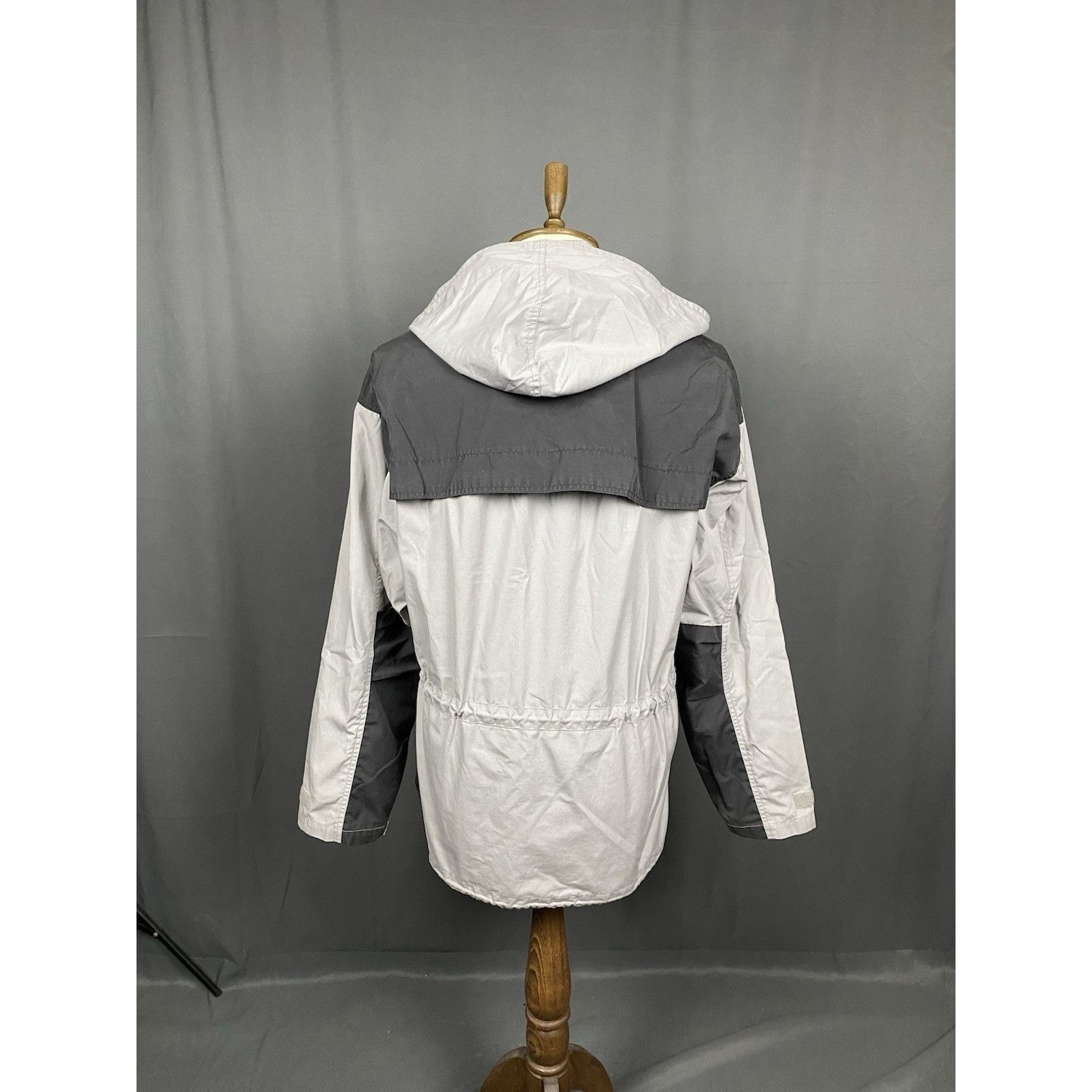 Fjallraven Fjallraven Men's Gray Multipocket Utility Hunting Windbreake Size US L / EU 52-54 / 3 - 7 Thumbnail