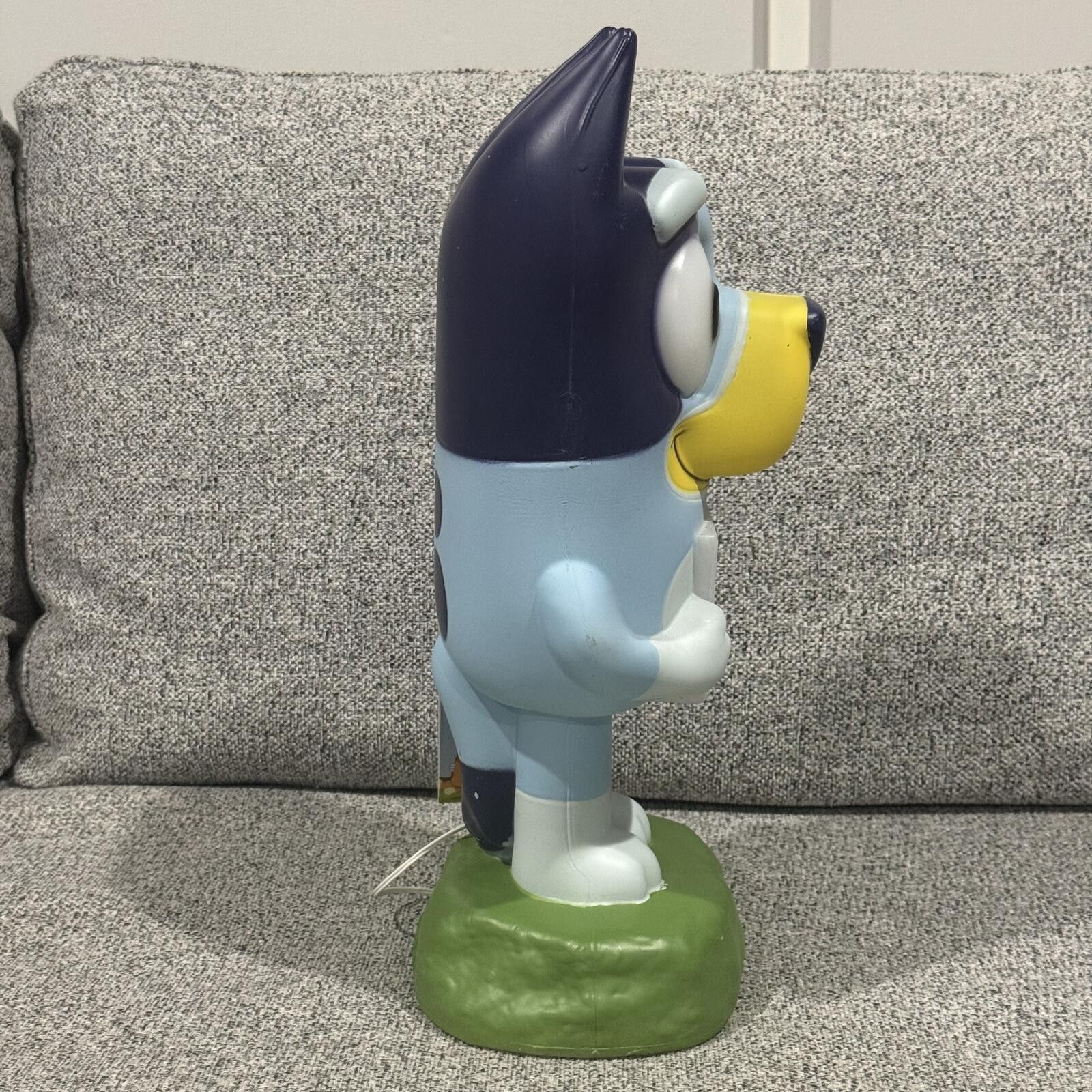 Blue Blue Japan Bluey Figurine with Heart Card - Cute Collectible Size ONE SIZE - 4 Thumbnail