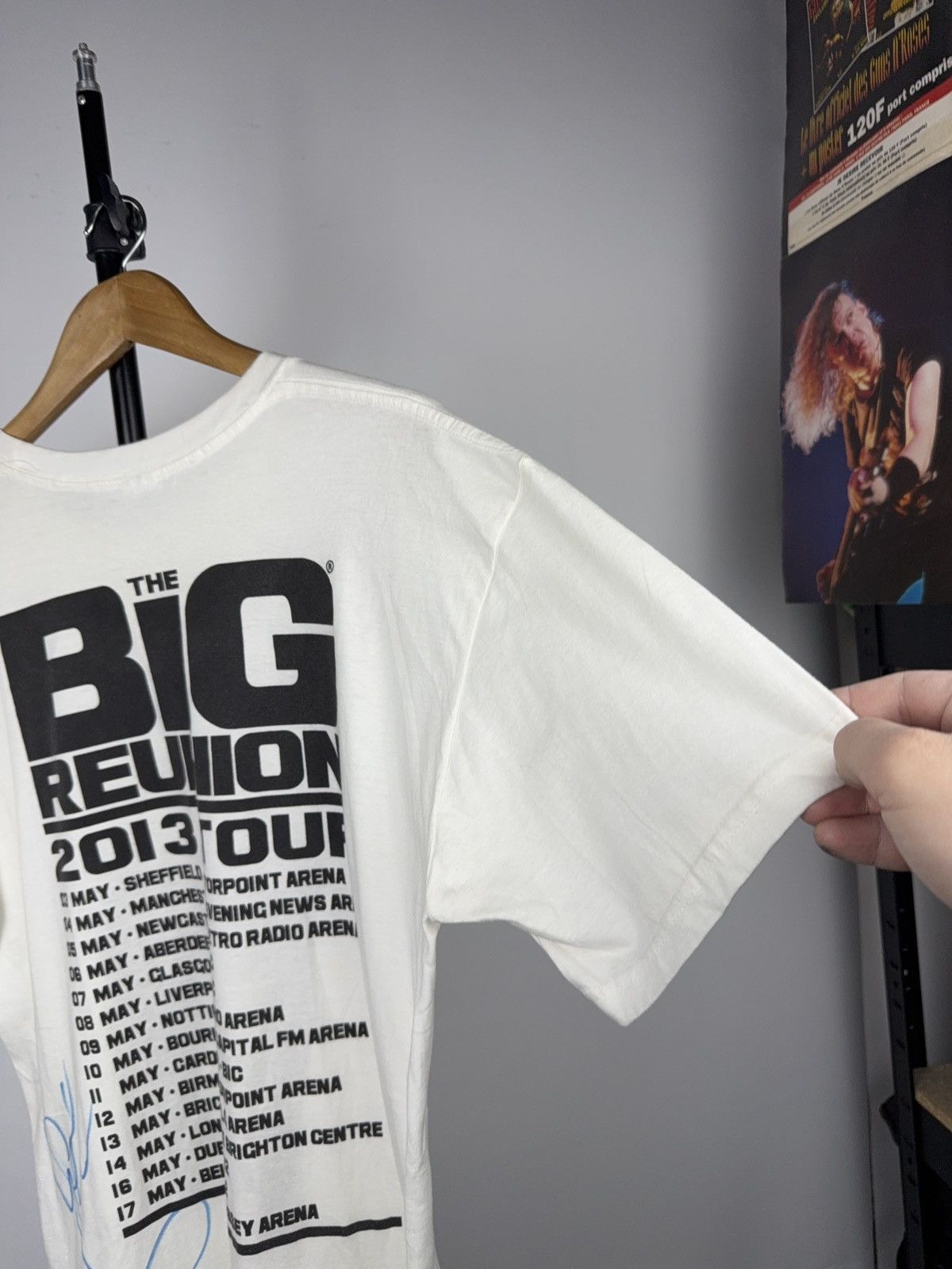 Band Tees 00s Rare FIVE Big Reunion 2013 Tour Tee Signed Size L Size US L / EU 52-54 / 3 - 16 Thumbnail