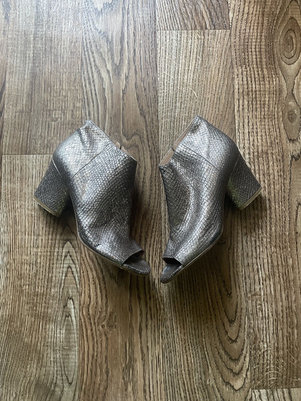 Maison Margiela MAISON MARTIN MARGIELA Silver scales BOOTS Size US 5 / IT 35 - 1 Thumbnail