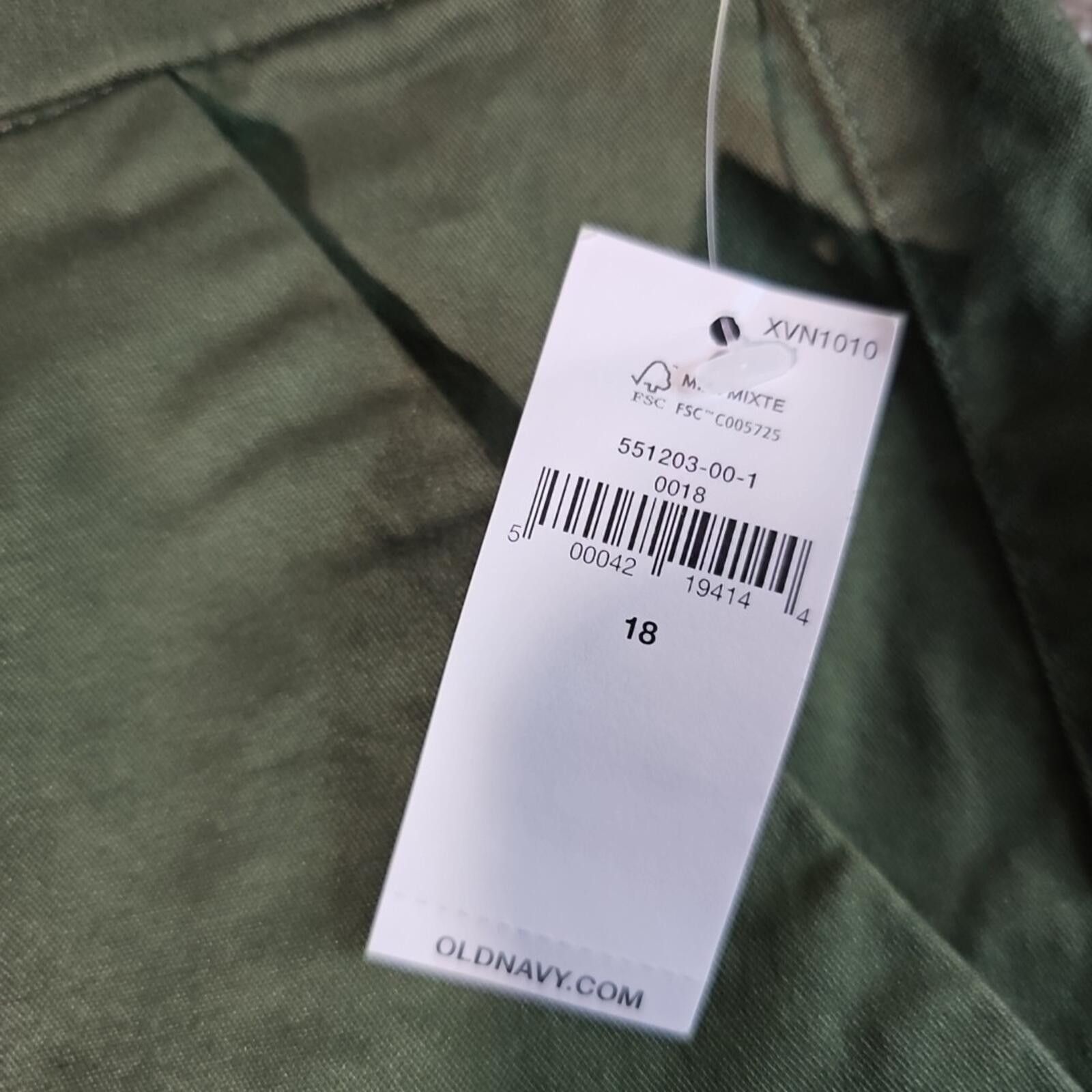 Old Navy Old Navy Women's Everyday Mid Rise Short Size 18 Green NWT Size 40" / US 18 - 2 Thumbnail