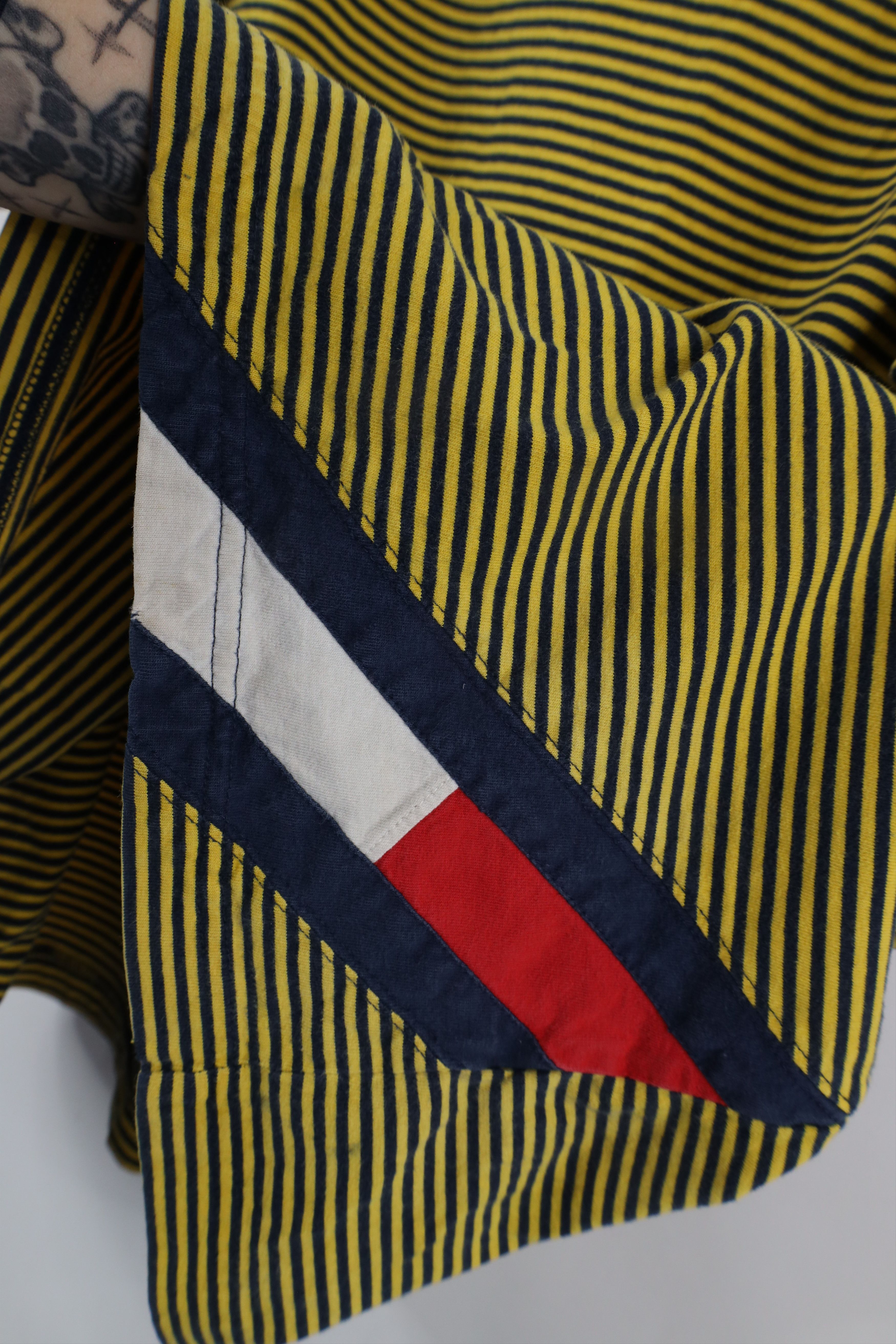 Tommy Hilfiger × Vintage Vintage 90s Tommy Hilfiger Short Sleeve T-Shirt Cotton Size US XL / EU 56 / 4 - 4 Thumbnail