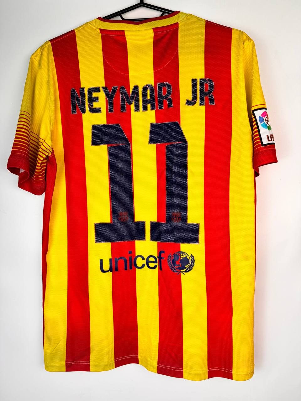 Nike BARCELONA 2013 2014 AWAY FOOTBALL SHIRT SOCCER JERSEY NIKE Size US S / EU 44-46 / 1 - 2 Thumbnail