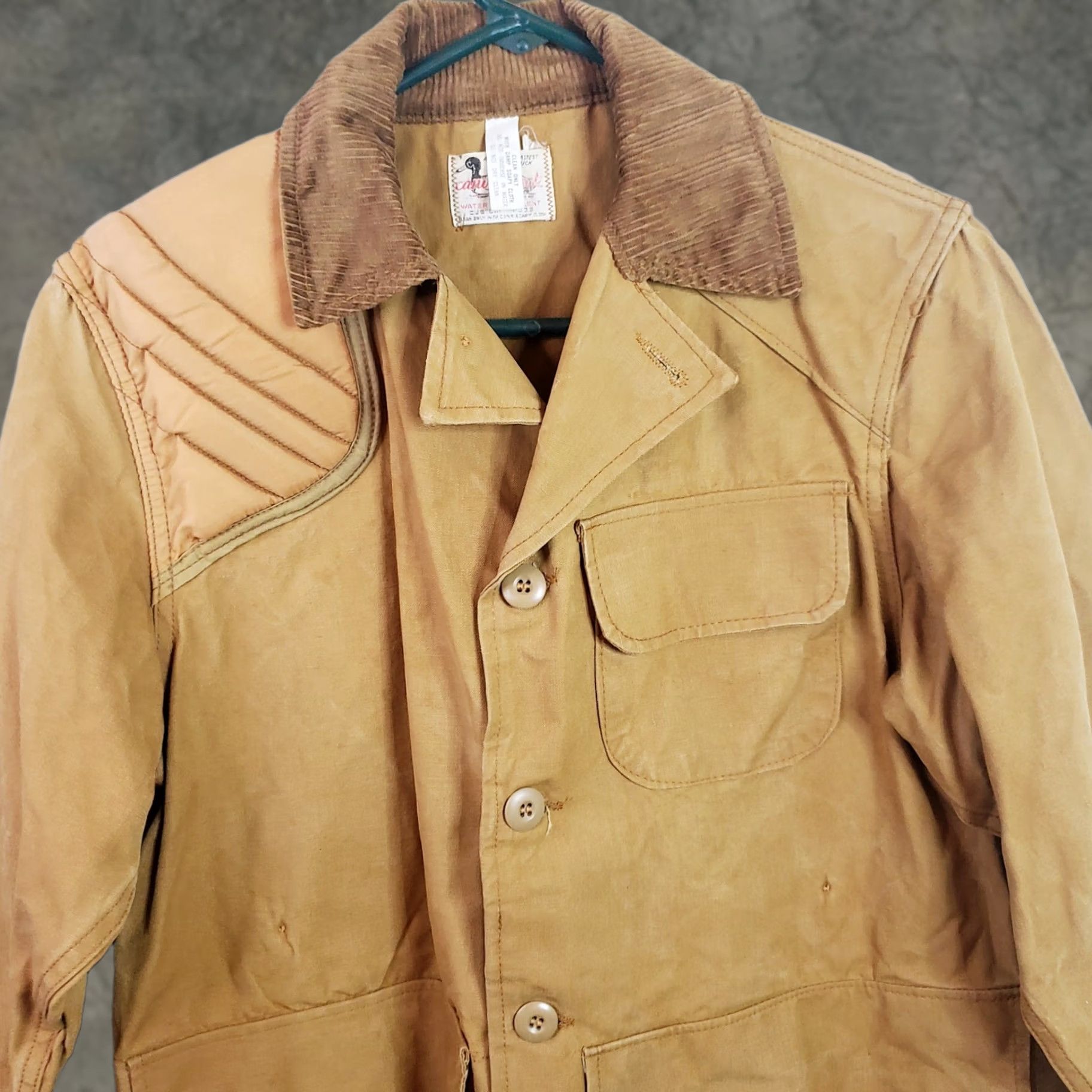 Vintage VINTAGE Canvasback Jacket Overcoat Hunting Coat with Game Bag Men Small Tan Beige Pockets Corduroy Collar Mid-Length 70s-80s Size US S / EU 44-46 / 1 - 1 Thumbnail