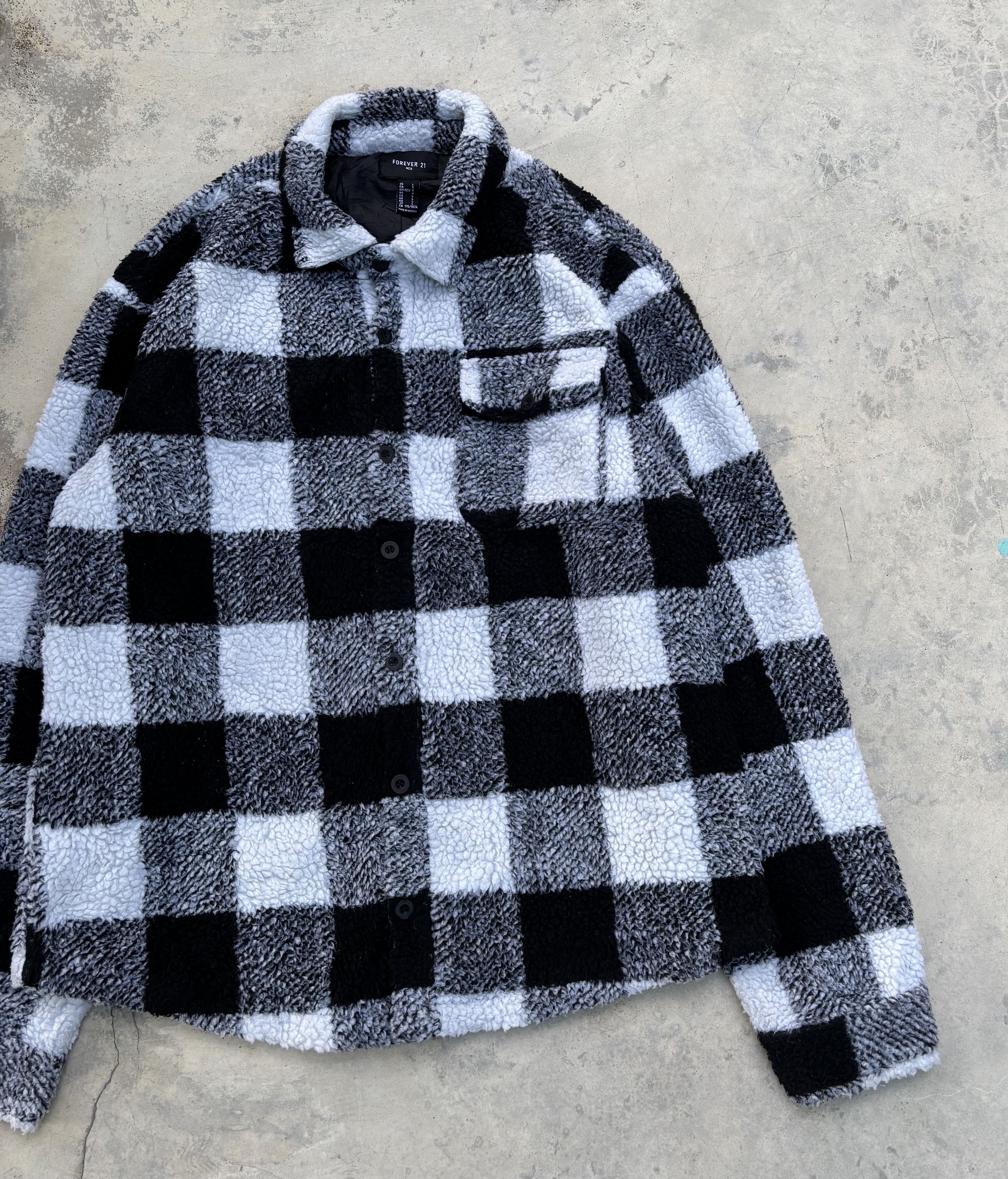 Forever 21 Black & White Sherpa Fleece Checkered Overshirt Size US M / EU 48-50 / 2 - 9 Thumbnail