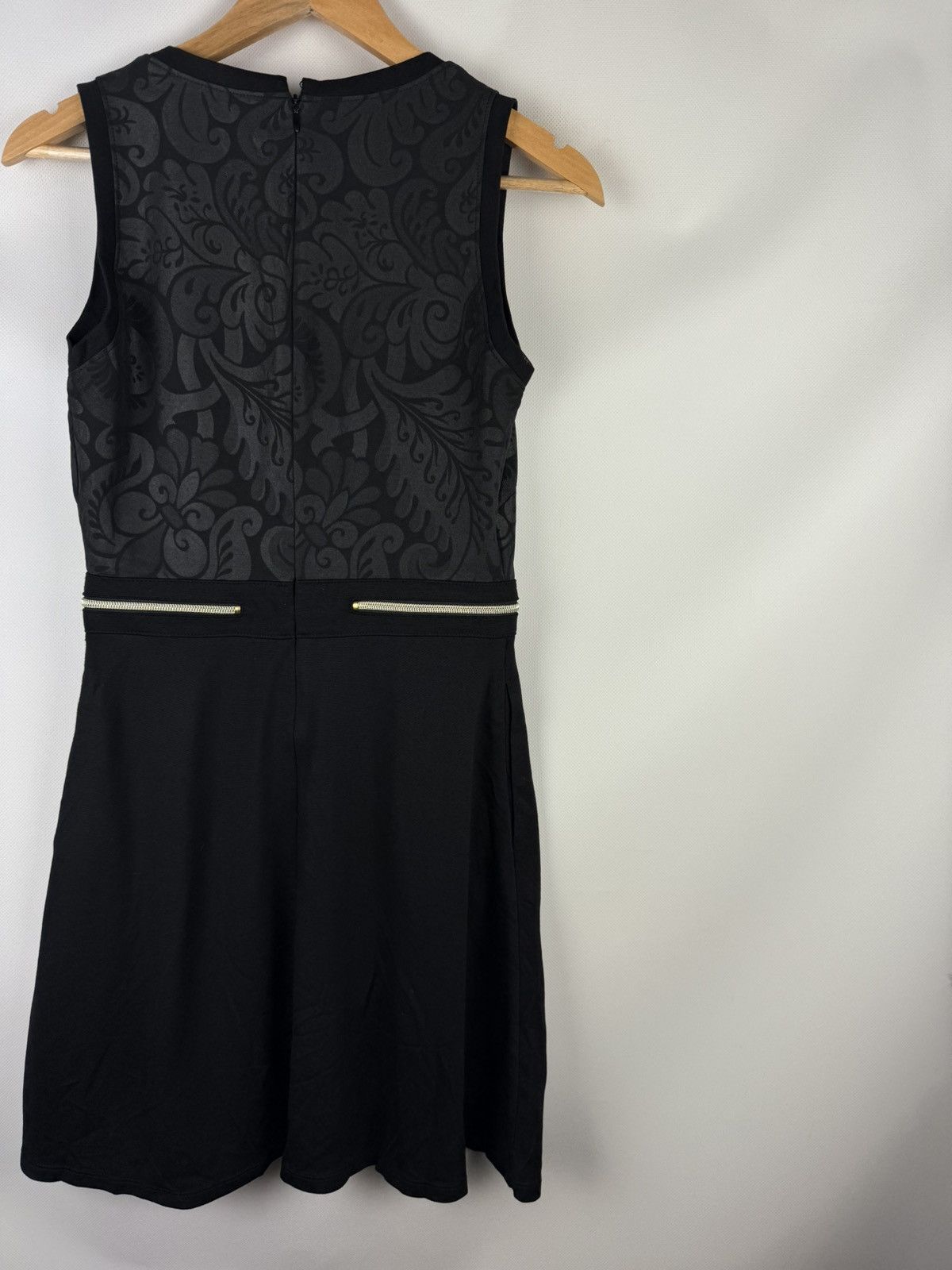 Versace Jeans Couture Versace Jeans Ladies Sleeveless Patterned Dress Size US 4 Size S / US 4 / IT 40 - 19 Thumbnail