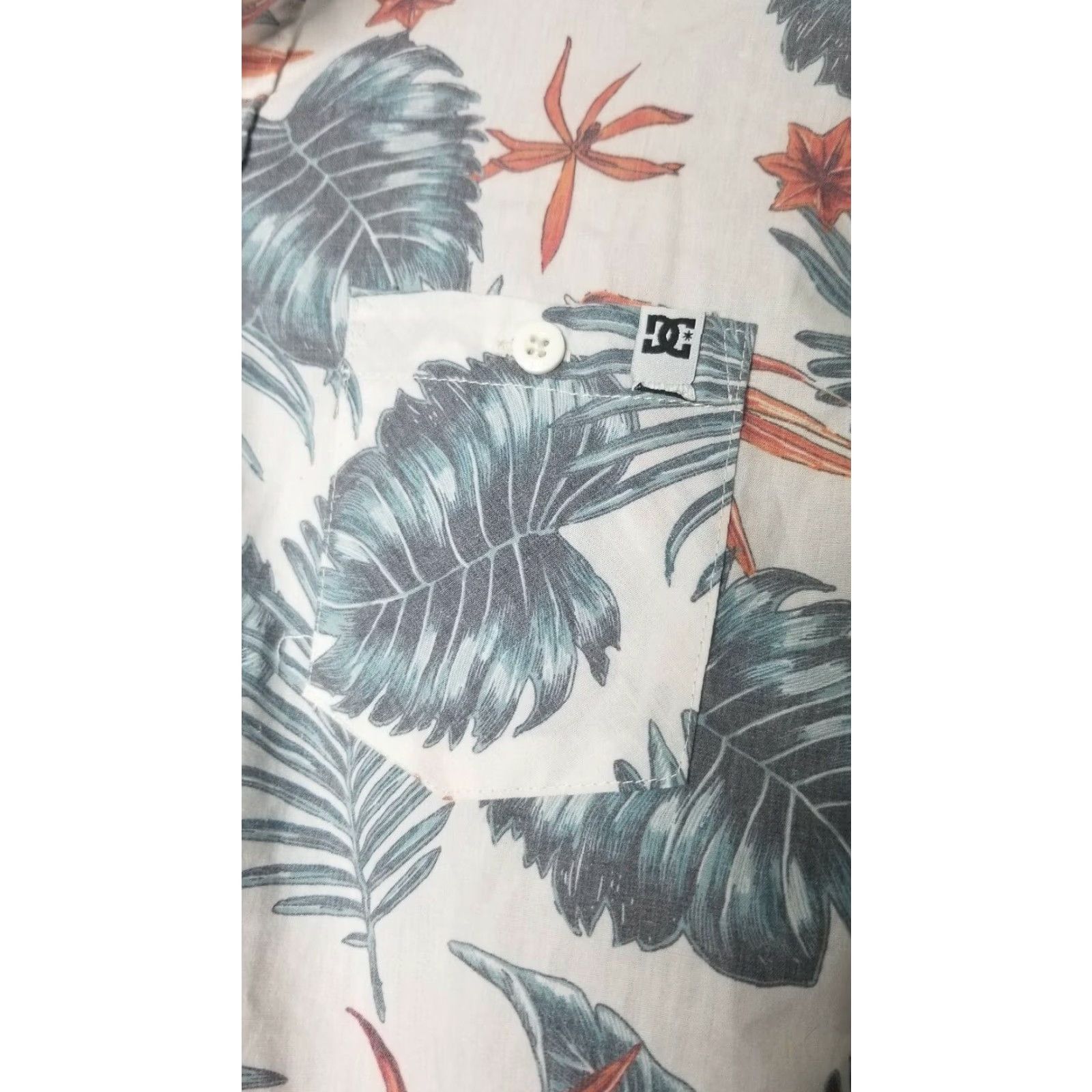 Vintage DC Mens Hawaiian Shirt Floral White Blue Short Sleeve Vacation S Mens Shirt Floral White Blue Hawaiian Vacation Size US S / EU 44-46 / 1 - 4 Thumbnail