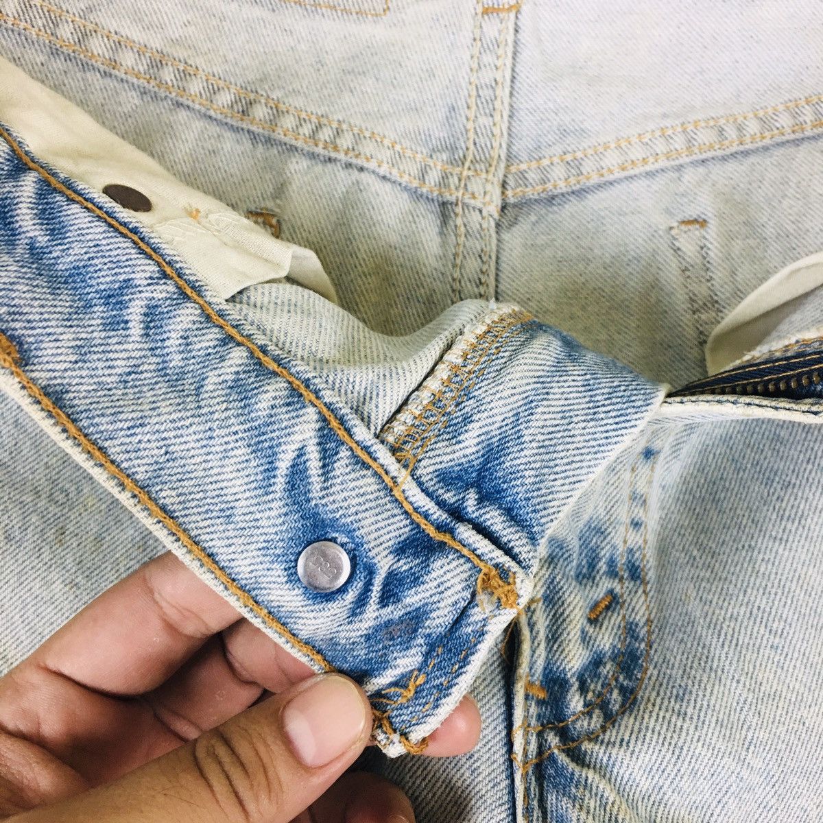 Levi's Vintage 90s Levi’s 550 Orange Tab Relaxed Fit Size US 33 - 10 Thumbnail