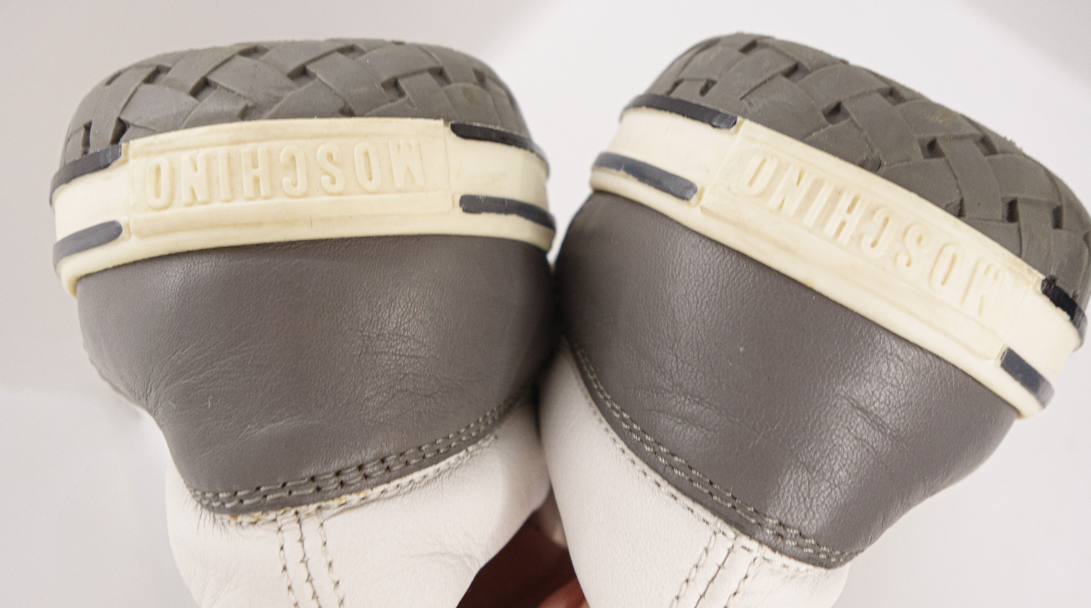 Moschino 00S Logo Leather Low Sneakers Vintage Size US 8.5 / EU 41-42 - 6 Thumbnail