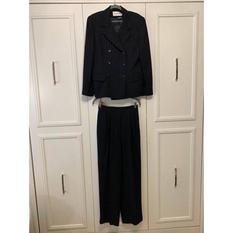 JH Collectibles JH Collectibles Women's Black Pinstripe PantSuit Set Size 10 Size 32" / US 10 / IT 46 - 1 Thumbnail