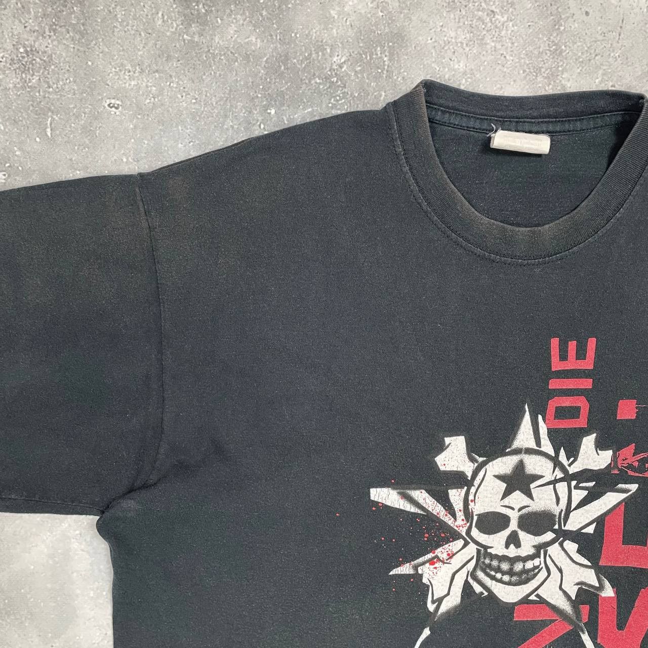Band Tees Vintage Die Toten Hosen Band Thrashed T Shirt Faded Black Size US XL / EU 56 / 4 - 7 Thumbnail
